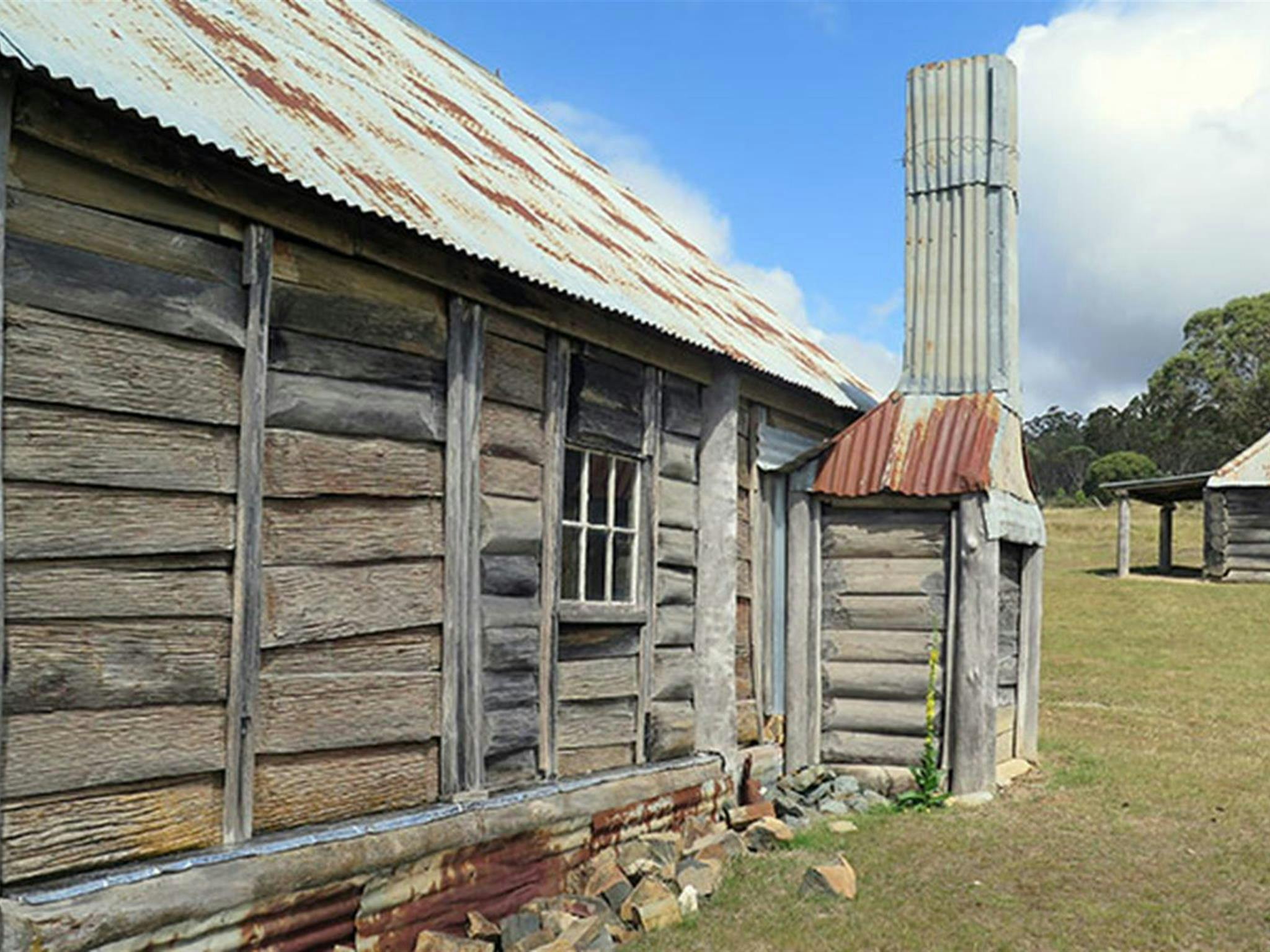 サウスウェルハウスの木材スラット外壁、クーラミンホームステッド、コジオスコ国立公園。写真：