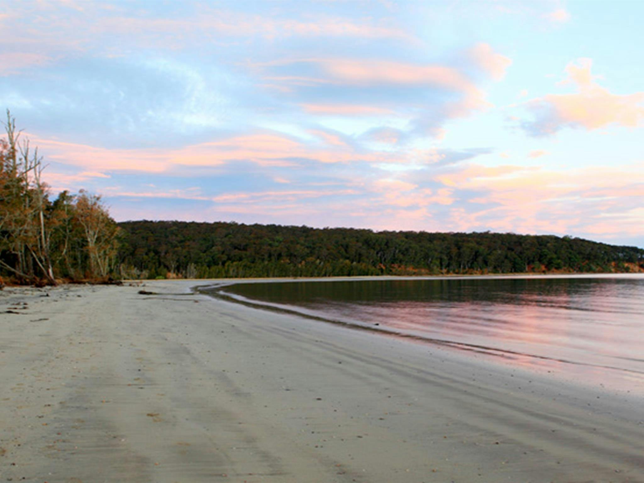 Cullendulla Beach, Cullendulla Creek Nature Reserve. Photo: Matthew Makeham/OEH