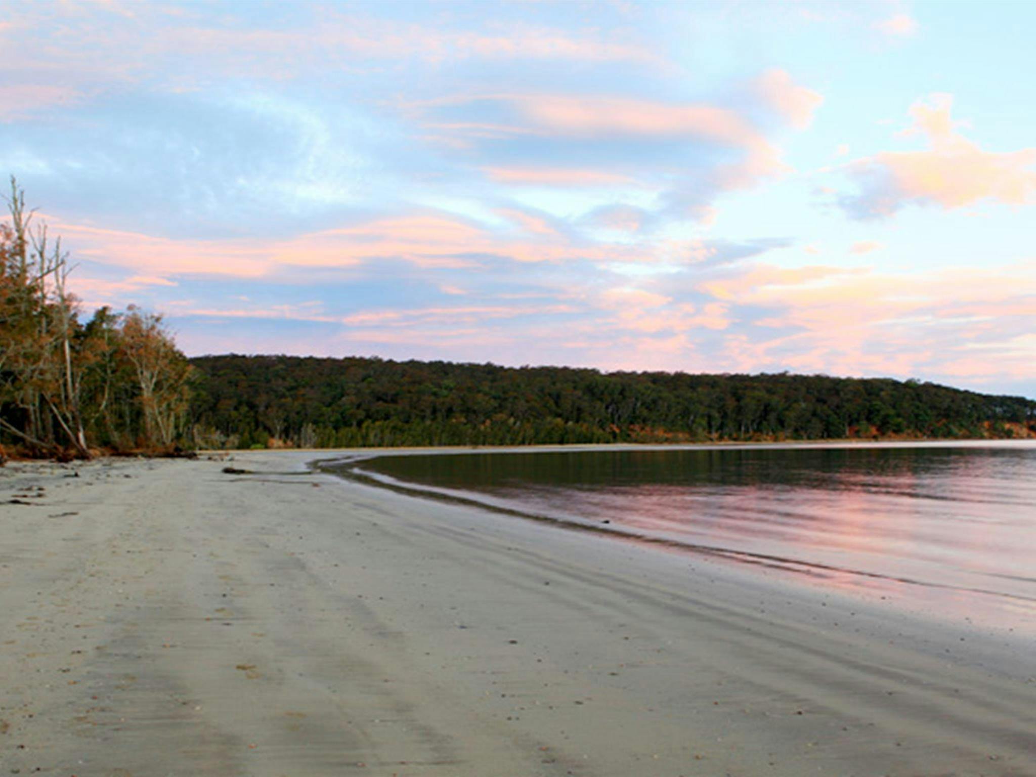 Cullendulla Beach, Cullendulla Creek Nature Reserve. Photo: Matthew Makeham/OEH