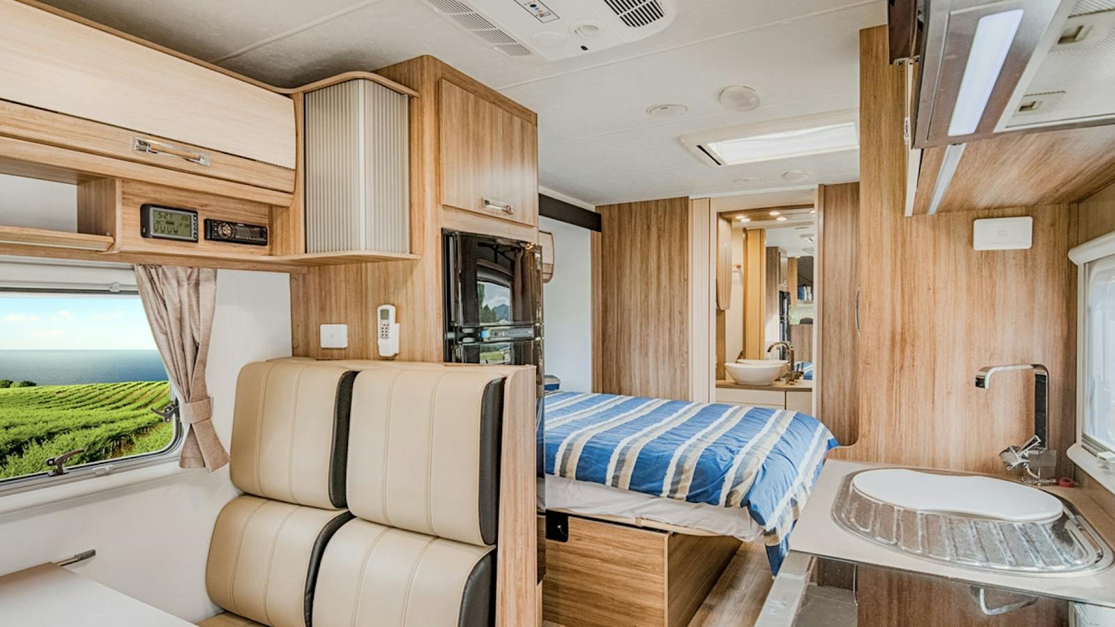 Onquest Rv Inside Let's Go Motorhomes - Brisbane