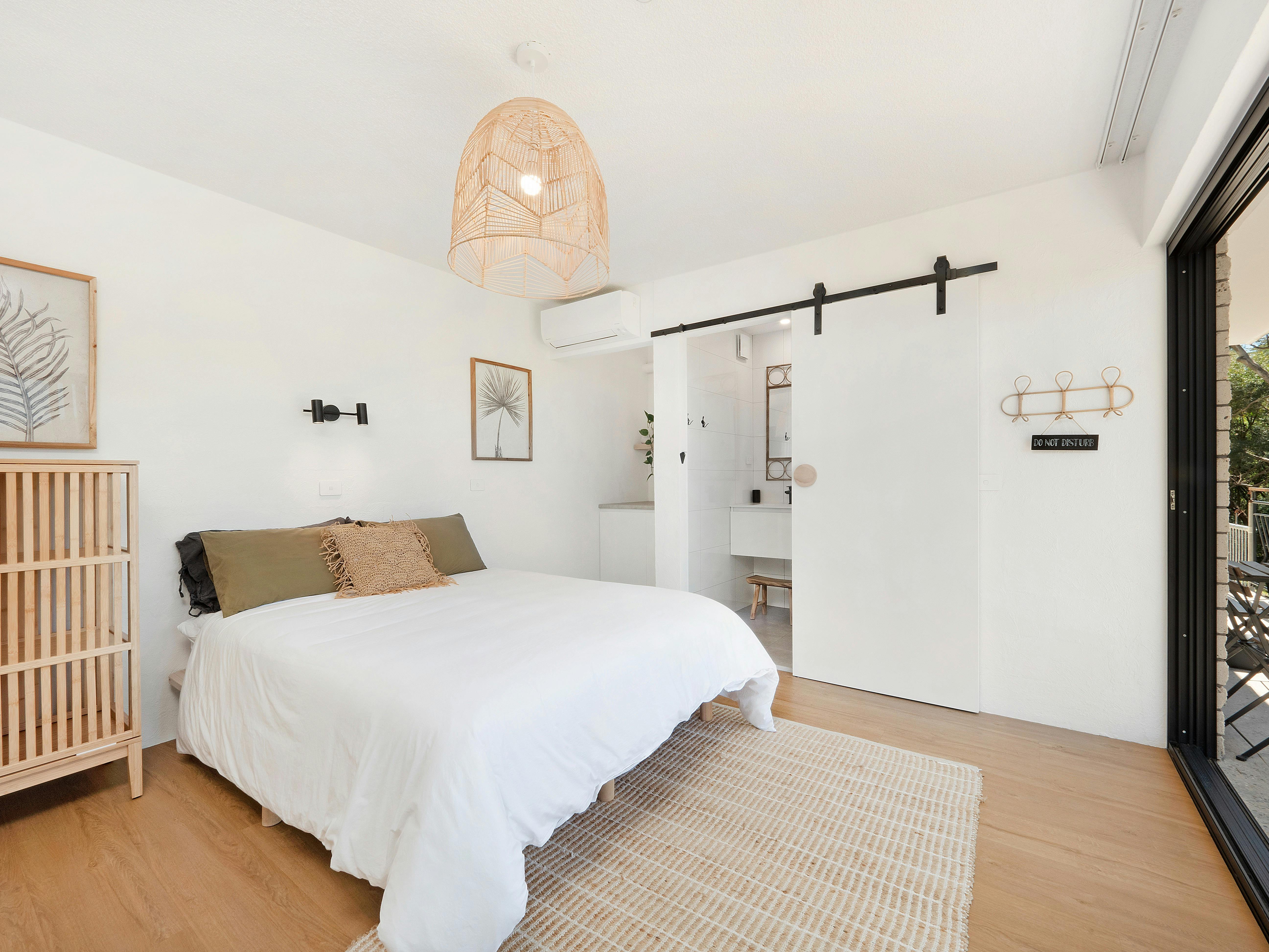 Queen Ocean View Room