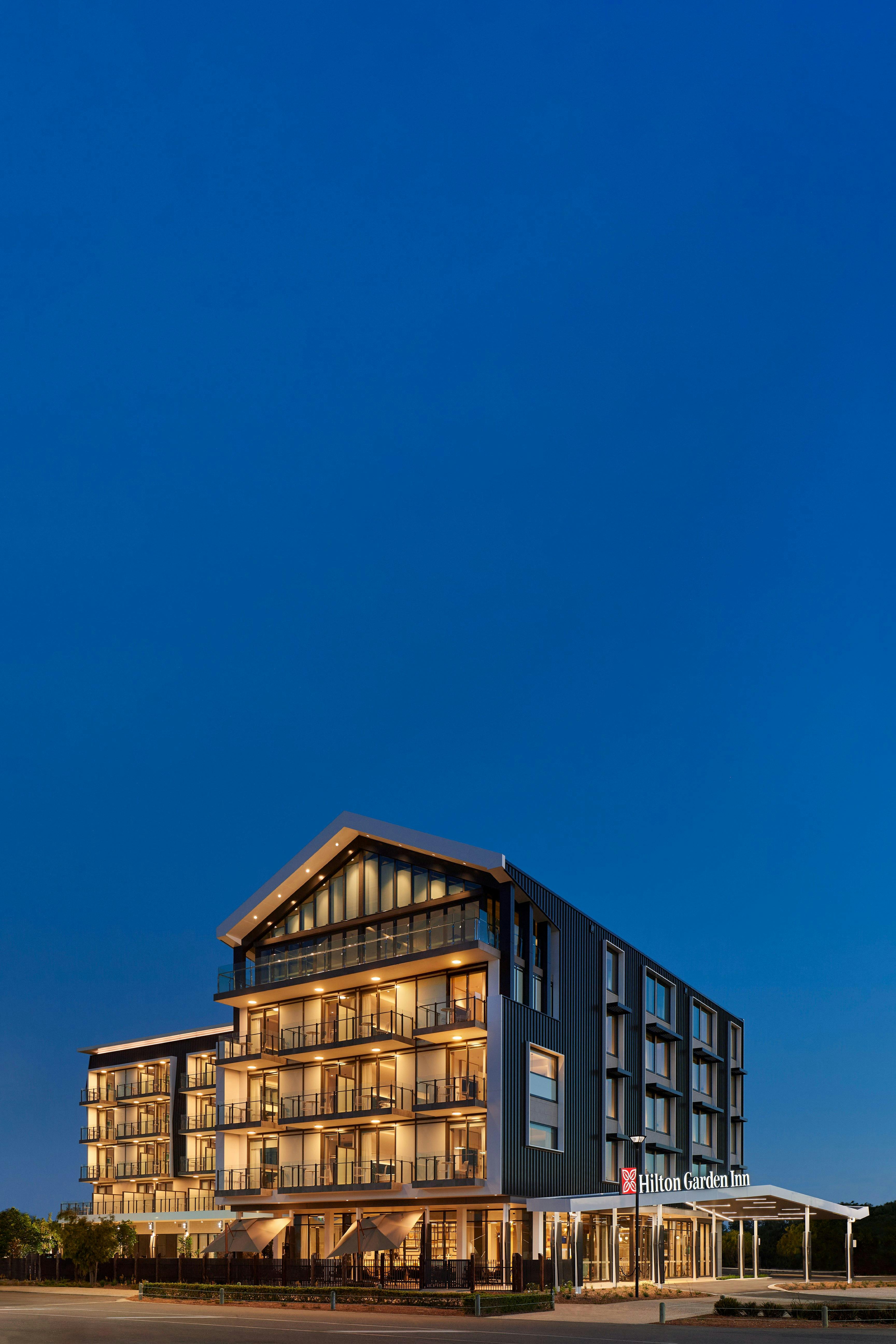 Hilton Garden Inn - Evening