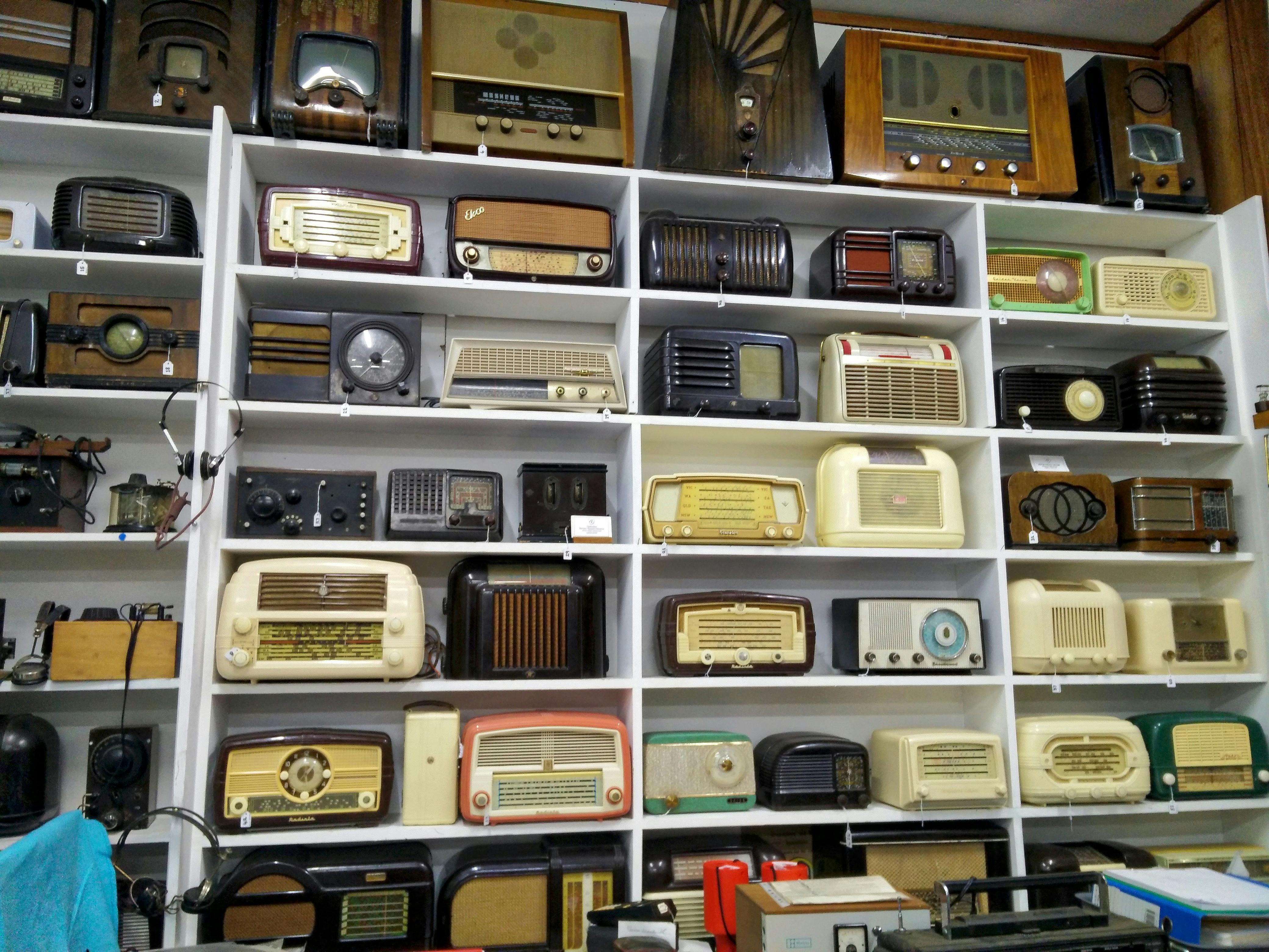 Mantle radios