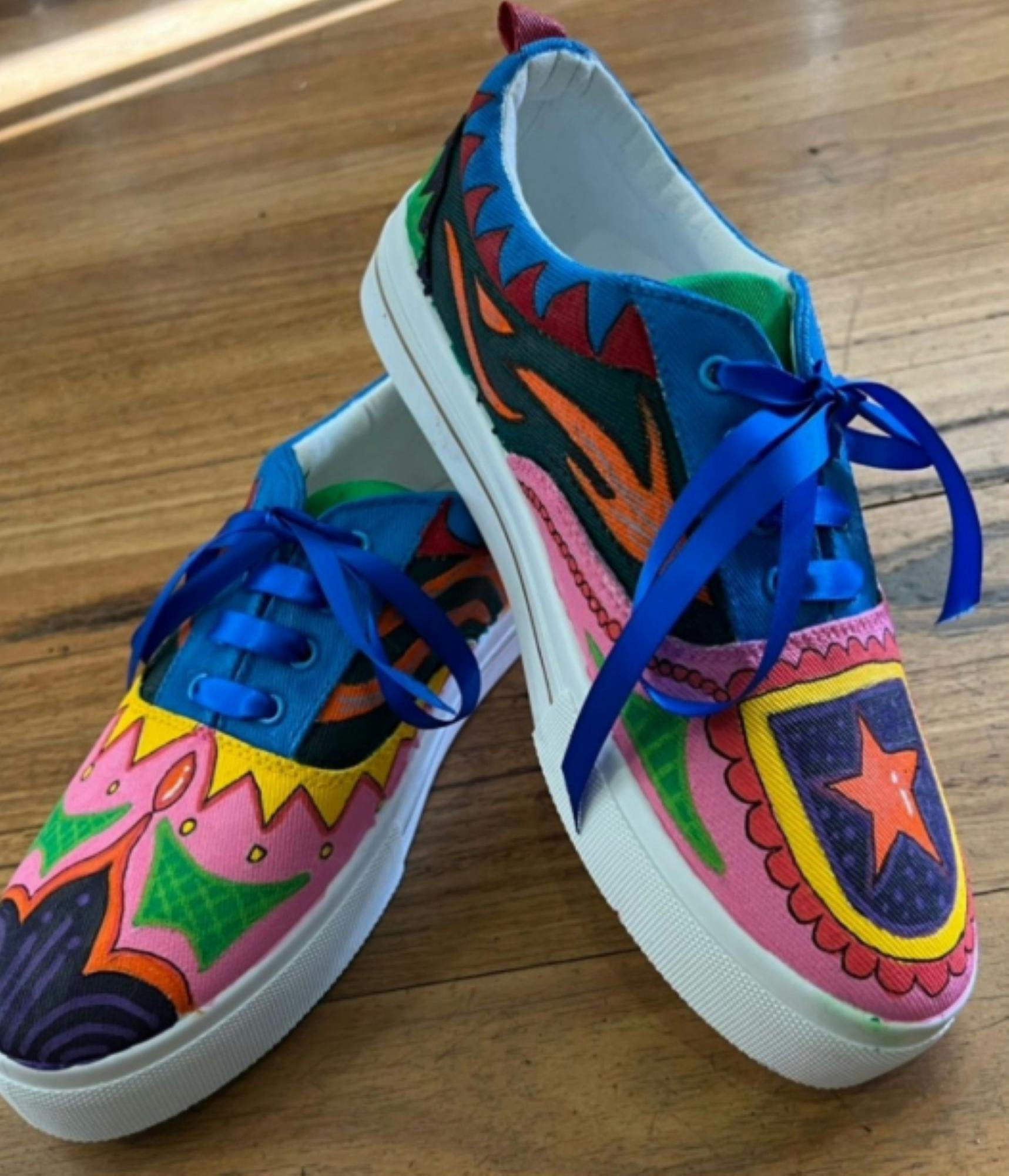 Paint your shoes workshop at tootsie gallery cafe in yass valley