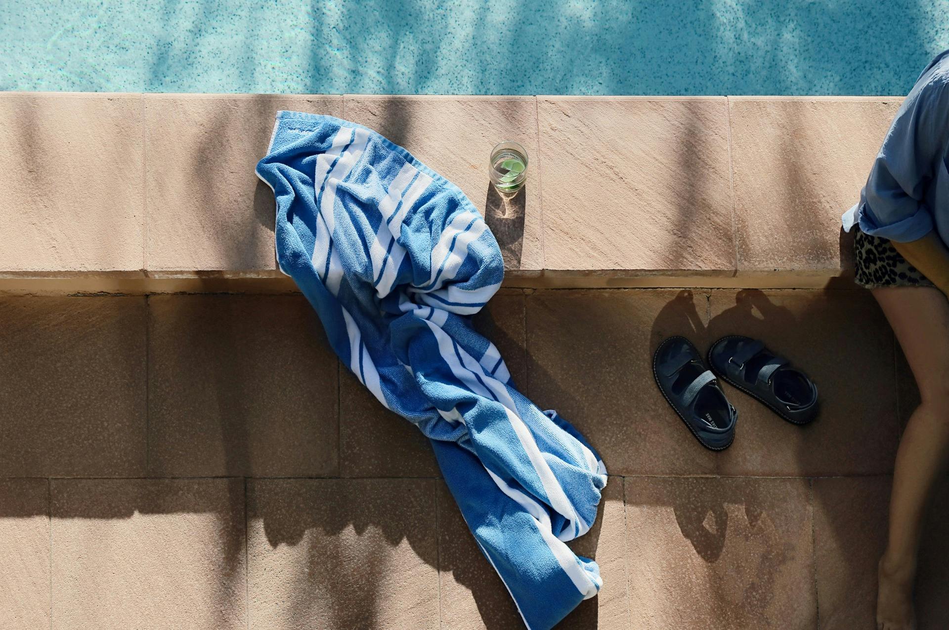 Outdoor Pool & heated spa