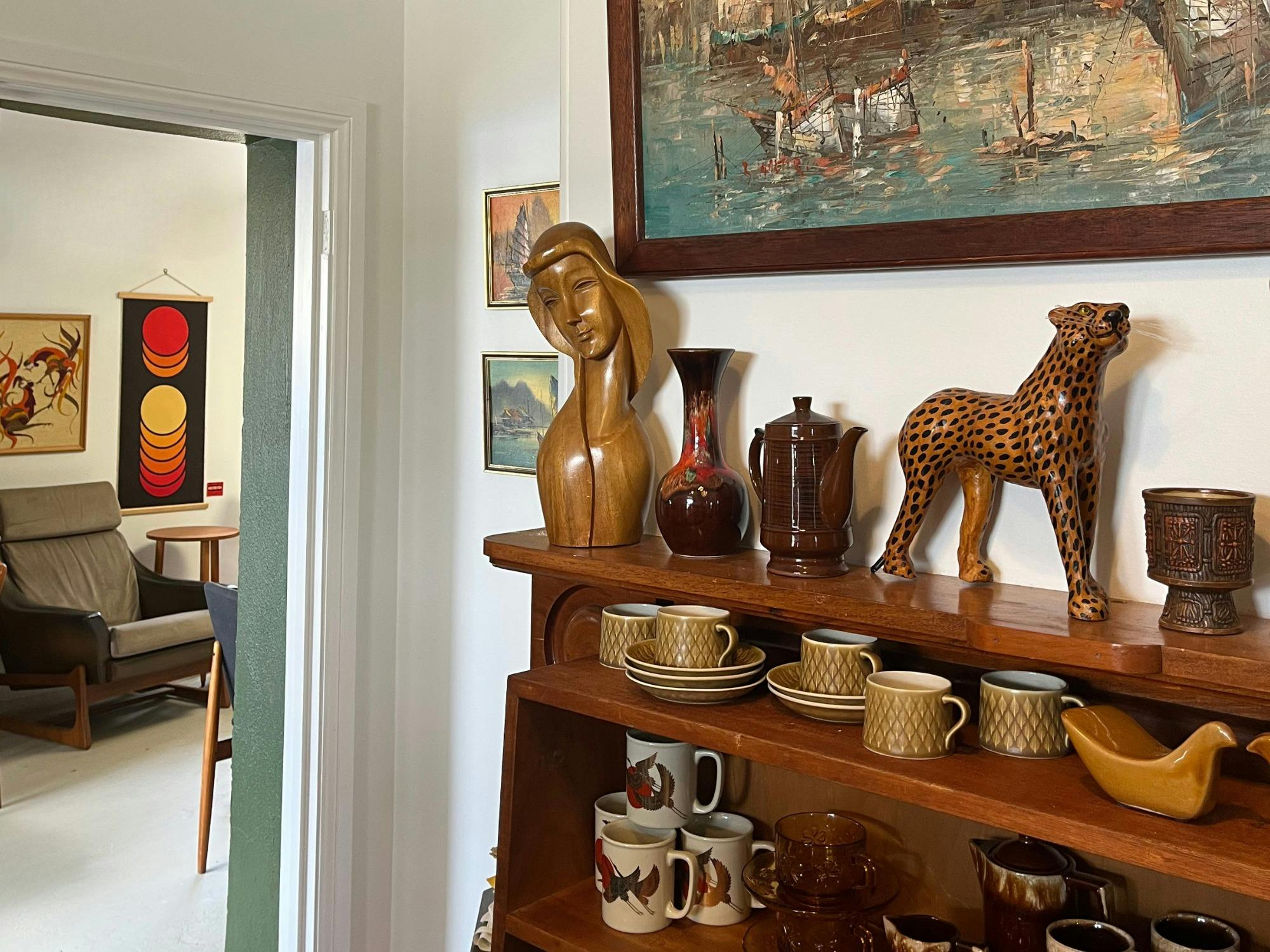 Vintage ceramics, artwork, and homewares—Mid Century Modern, Cottage-Core, Australiana, and more.