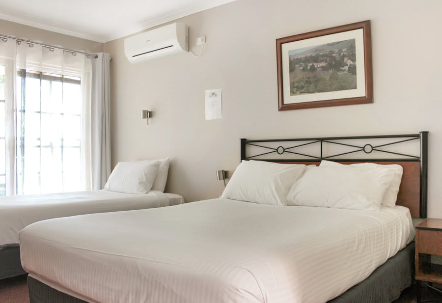 Saleyard Motel Room