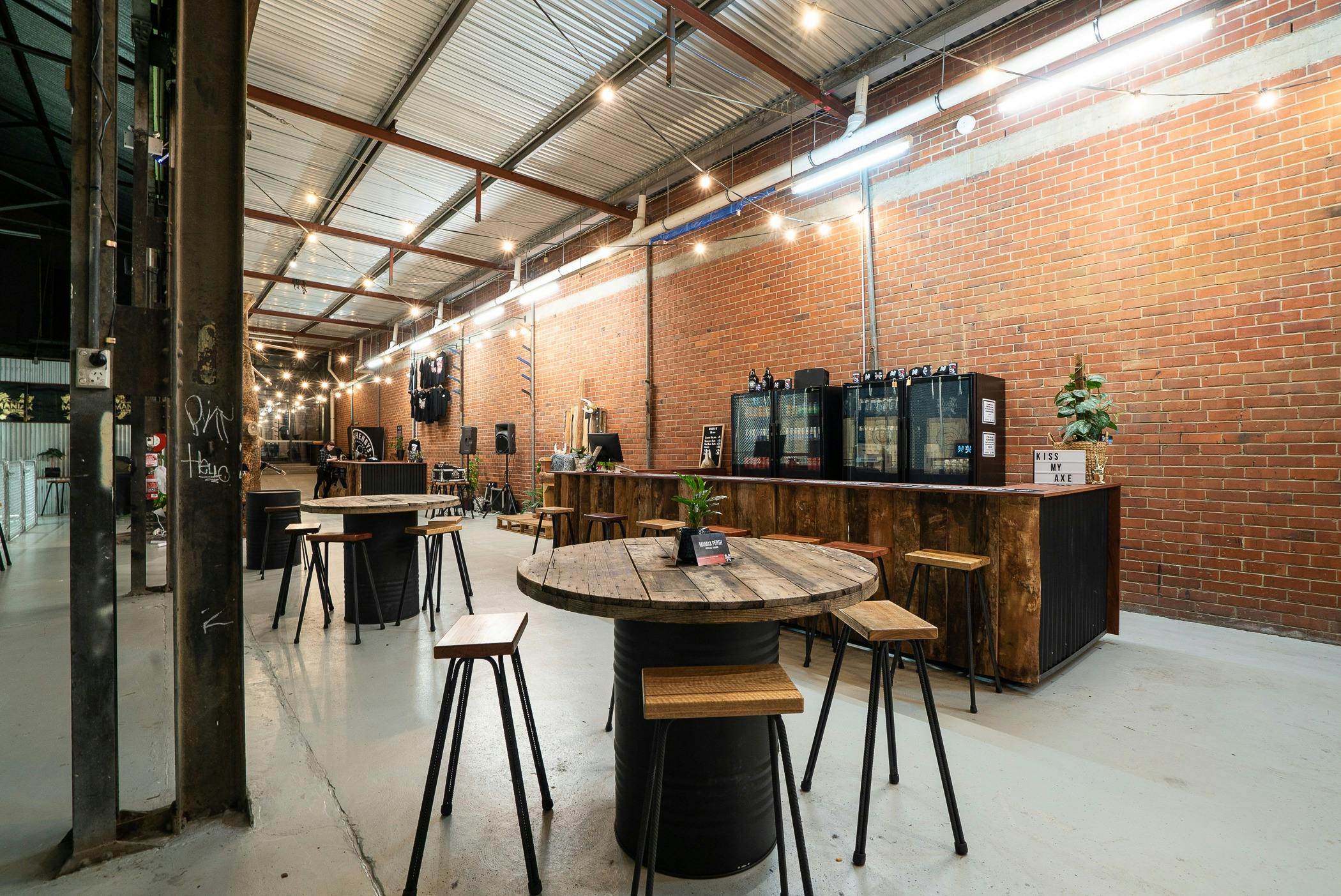 MANIAX Axe Throwing - Northbridge