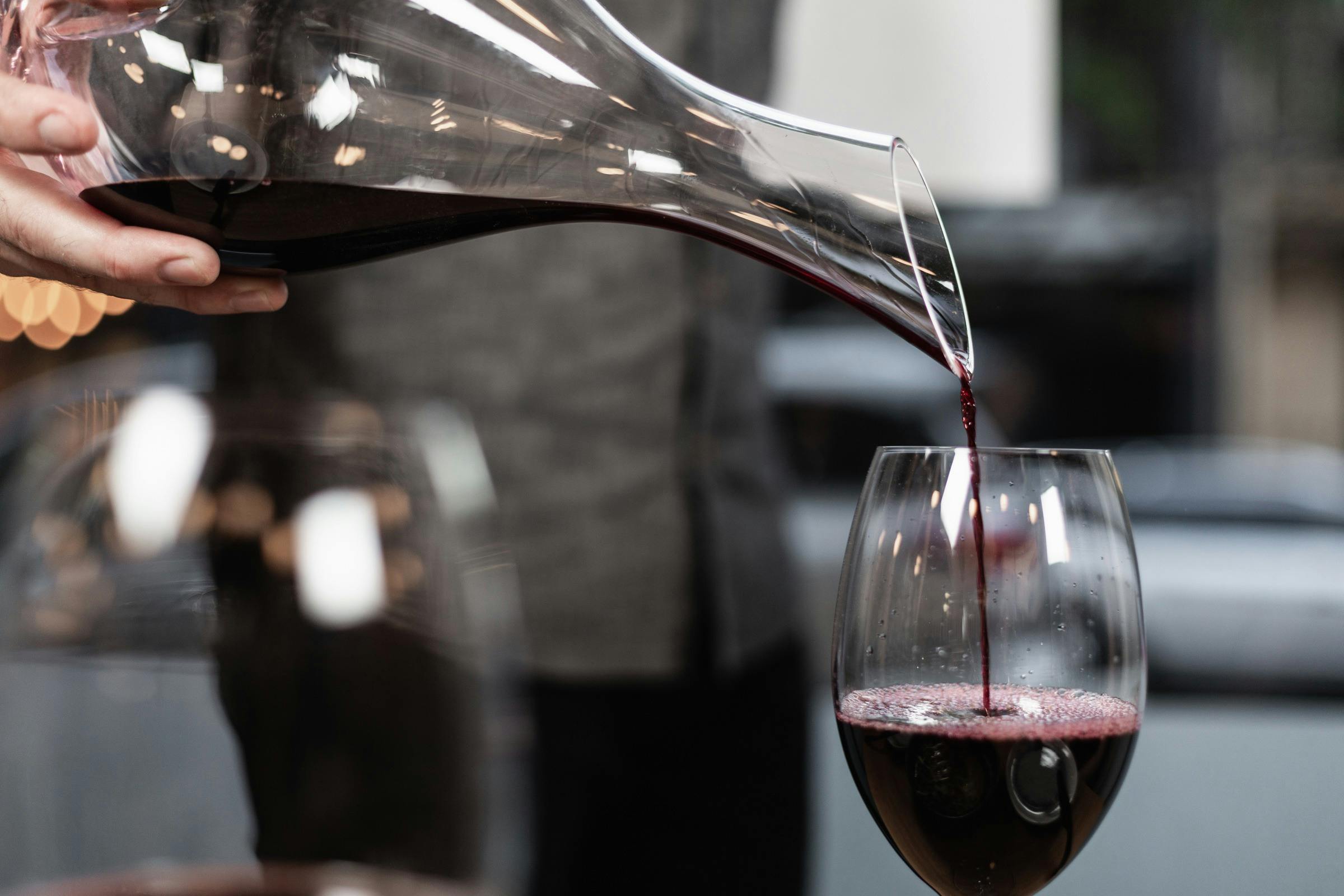 Nikkei-wine-decanter
