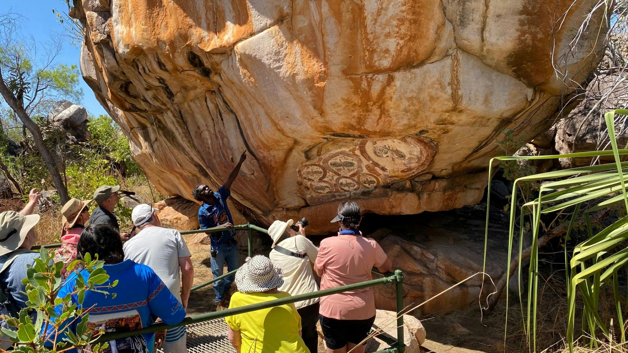 Munurru guided rock art tour