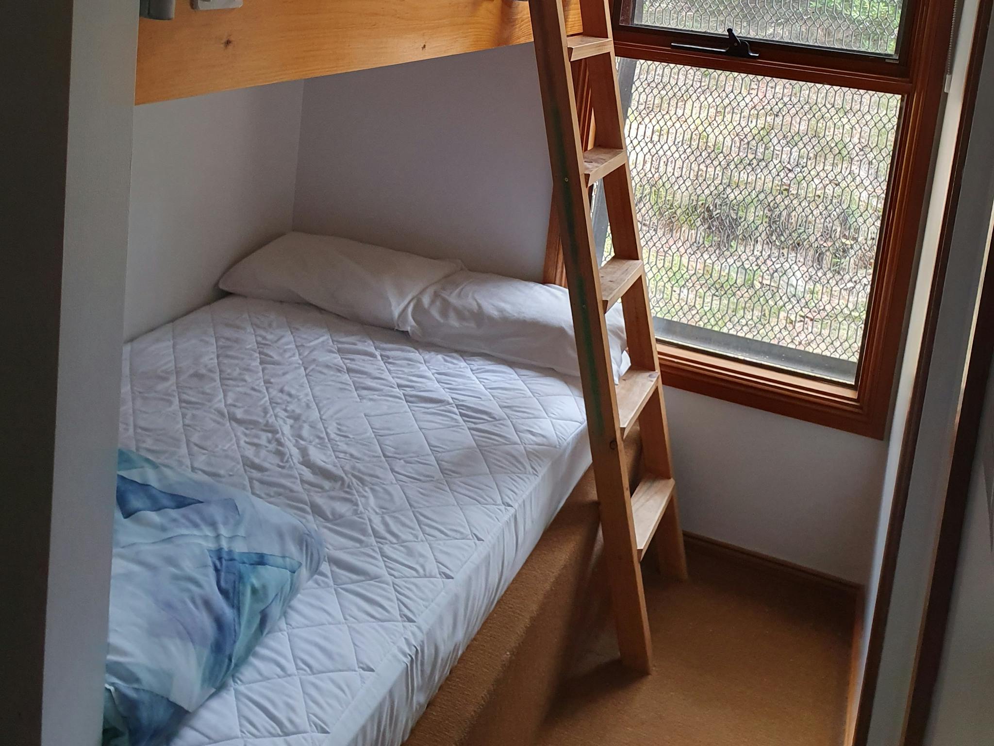 Tri-bunk