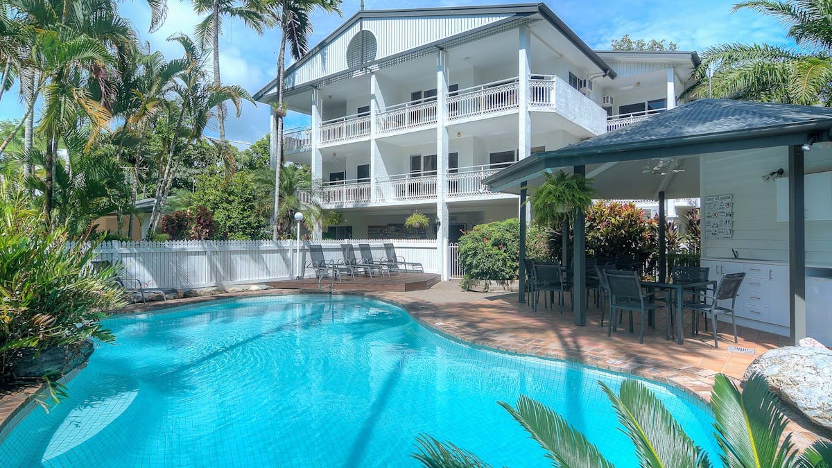 heated and cooled pool at Garrick House holiday apartments
