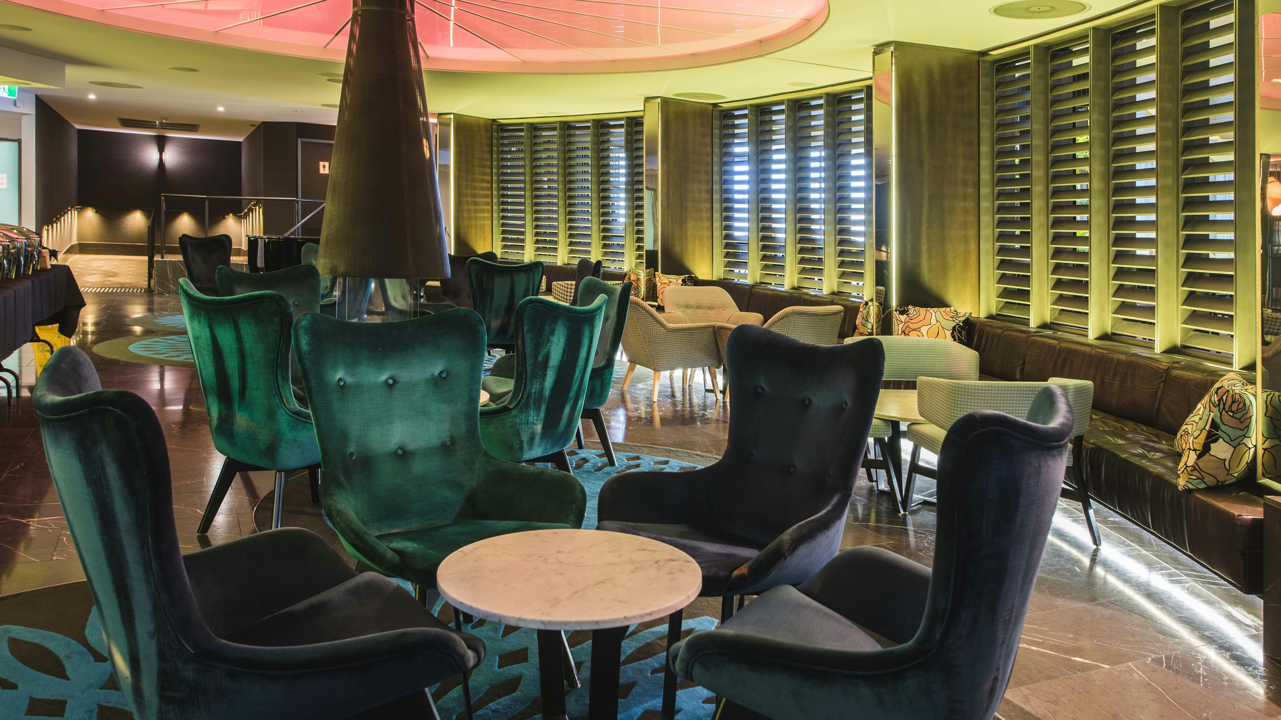 33グリルバーとダイニング