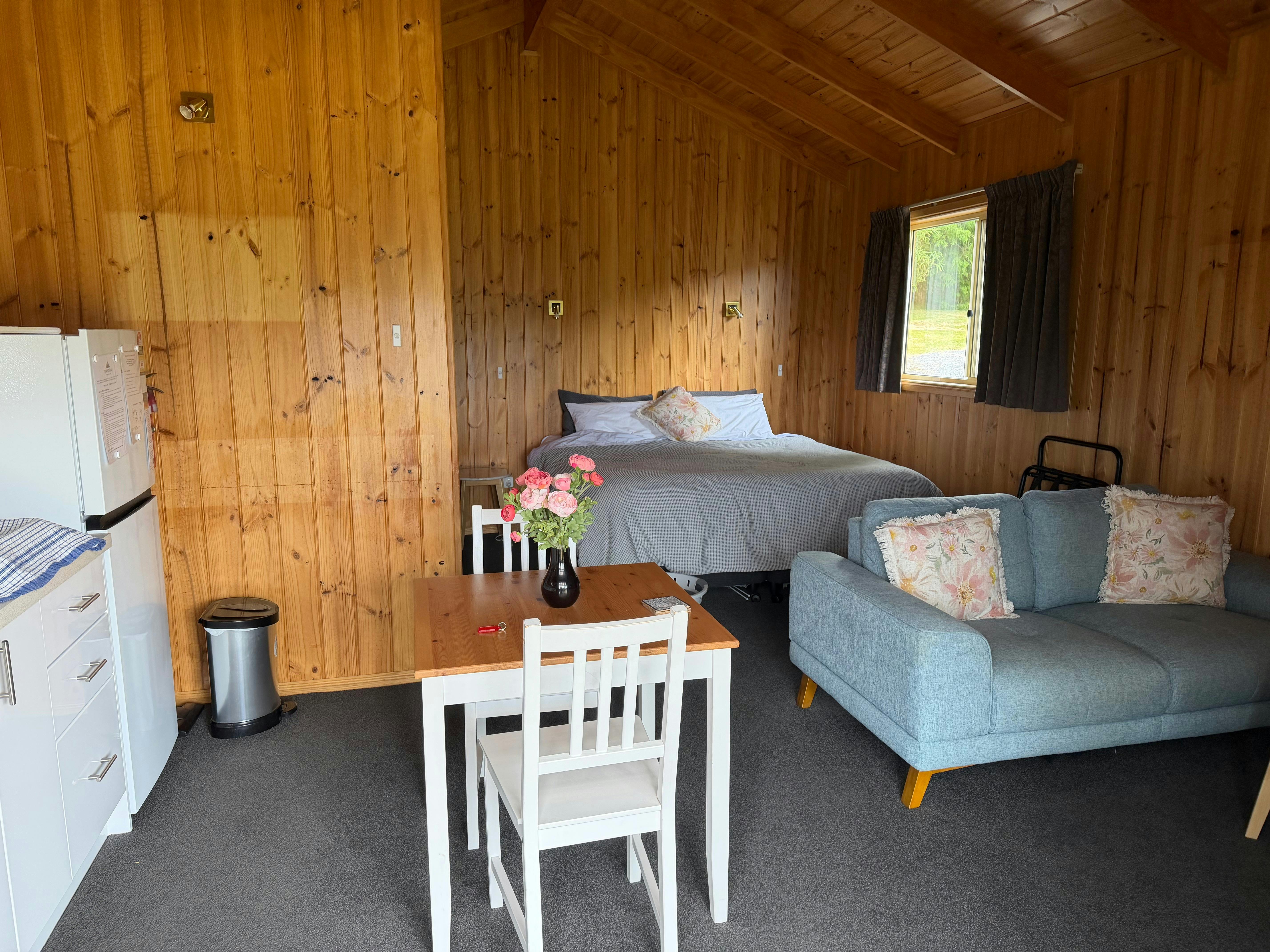 Rose Cabin - King Bed