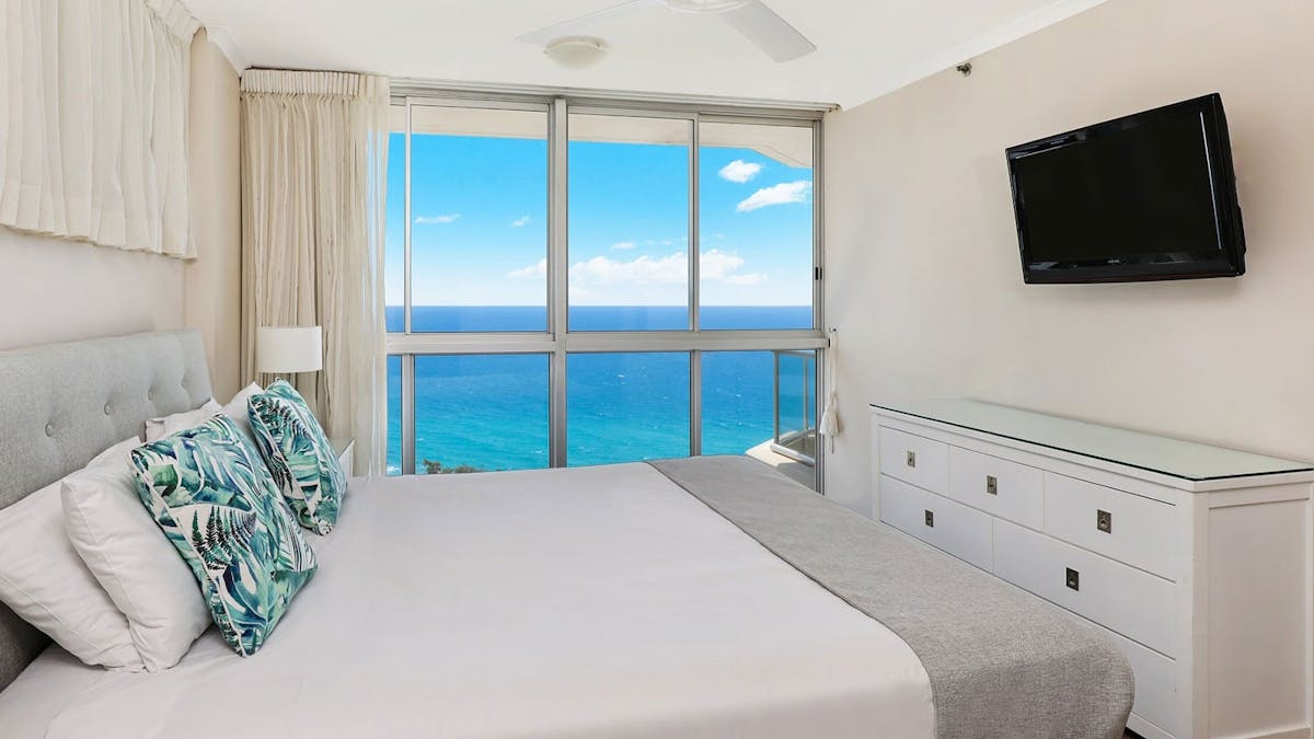 Superior 3 Bedroom Ocean View Apartment