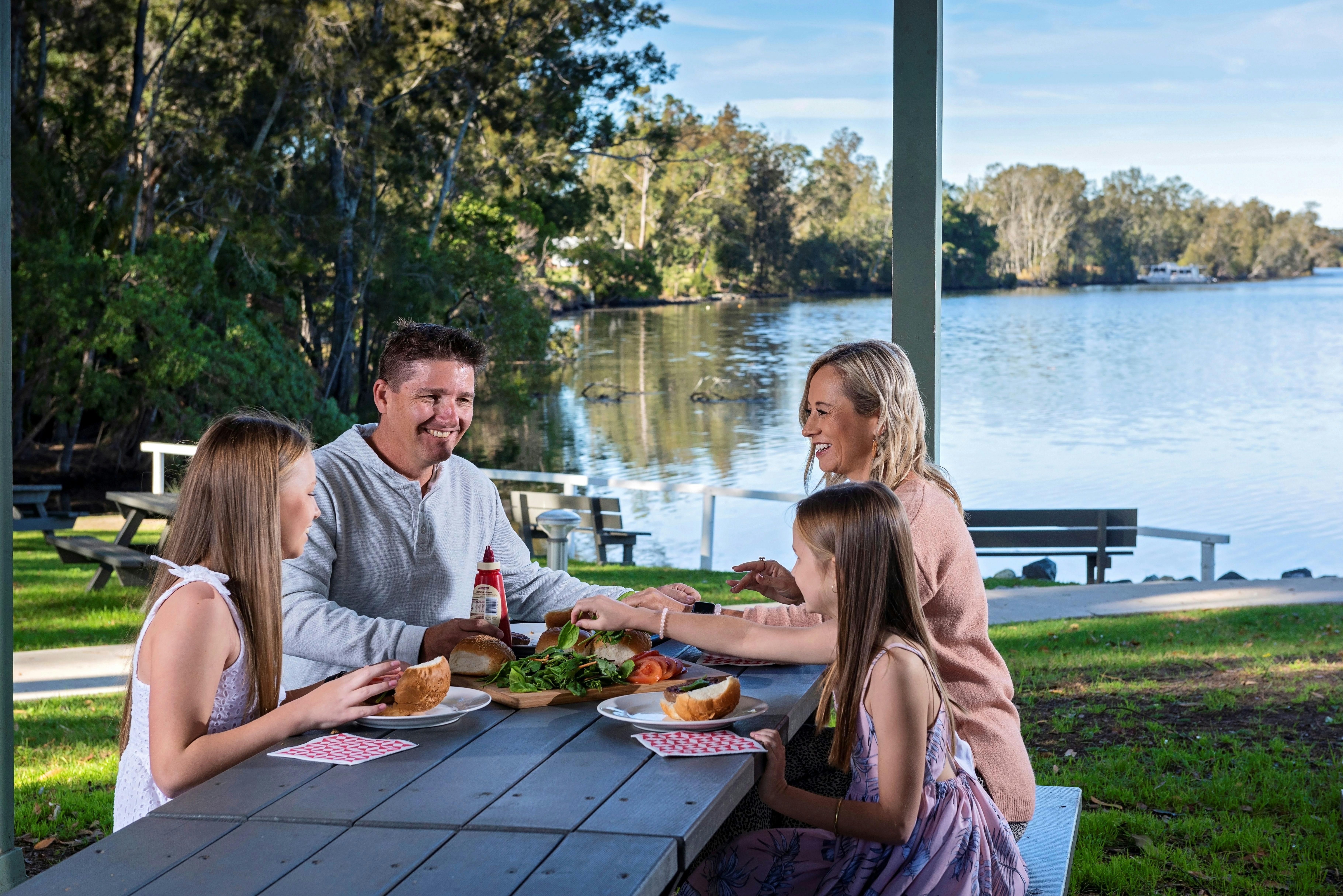 Family having lunch together at Discovery Parks - Forster