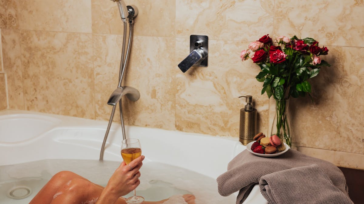 Spa bath luxury Narrows Escape Rainforest Retreat Montville Sunshine Coast Hinterland