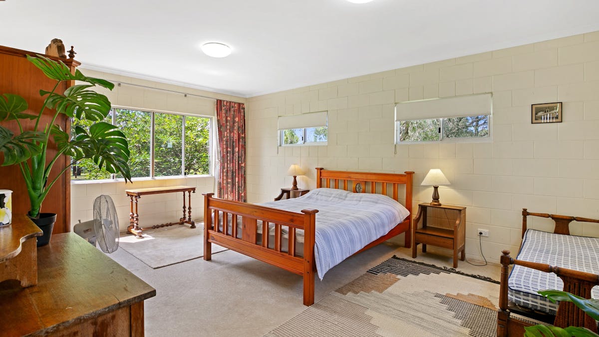 Downstairs Bedroom with Queen size bed