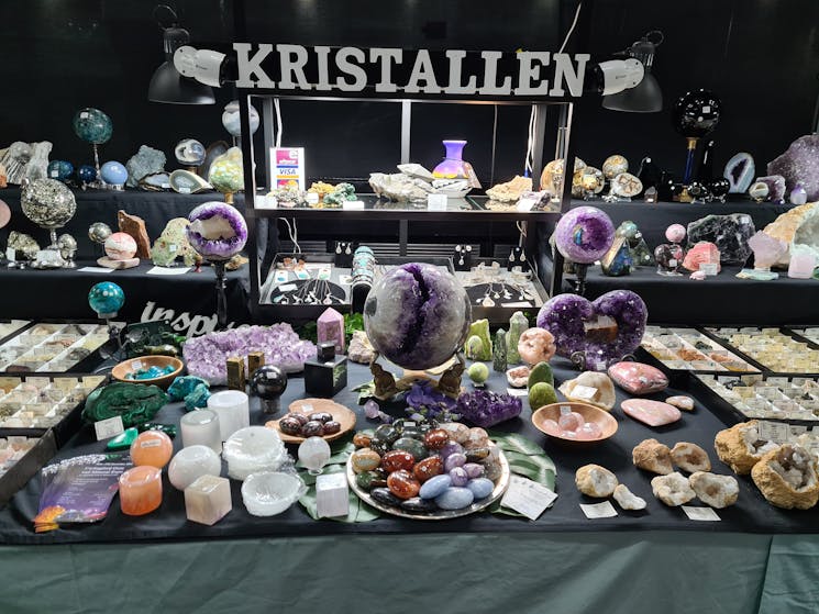 Gems, Minerals and Polished Stone. Kristallen Crystals