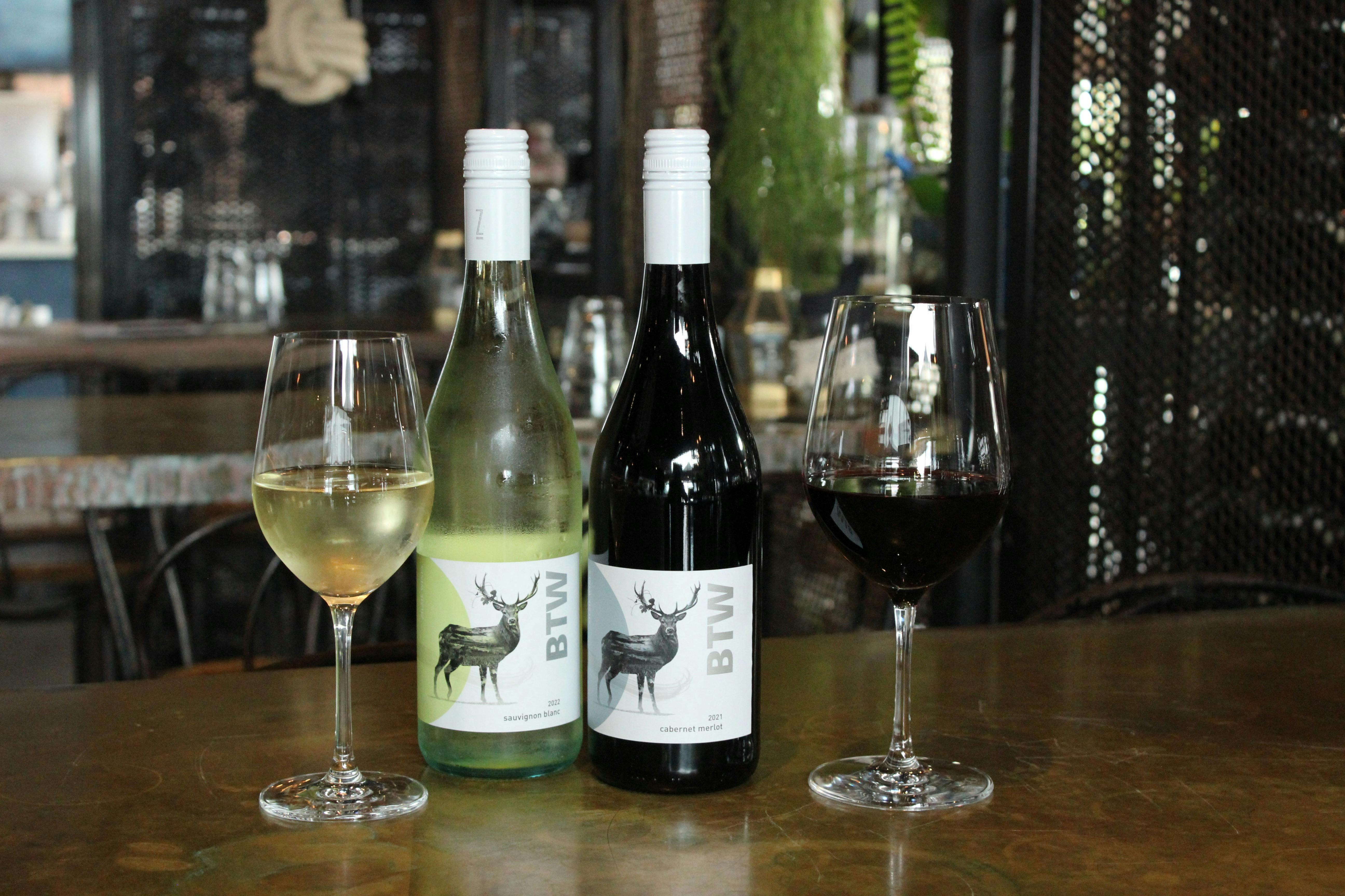 Daily Happy Hour at Steamers NSW Holidays & Things to