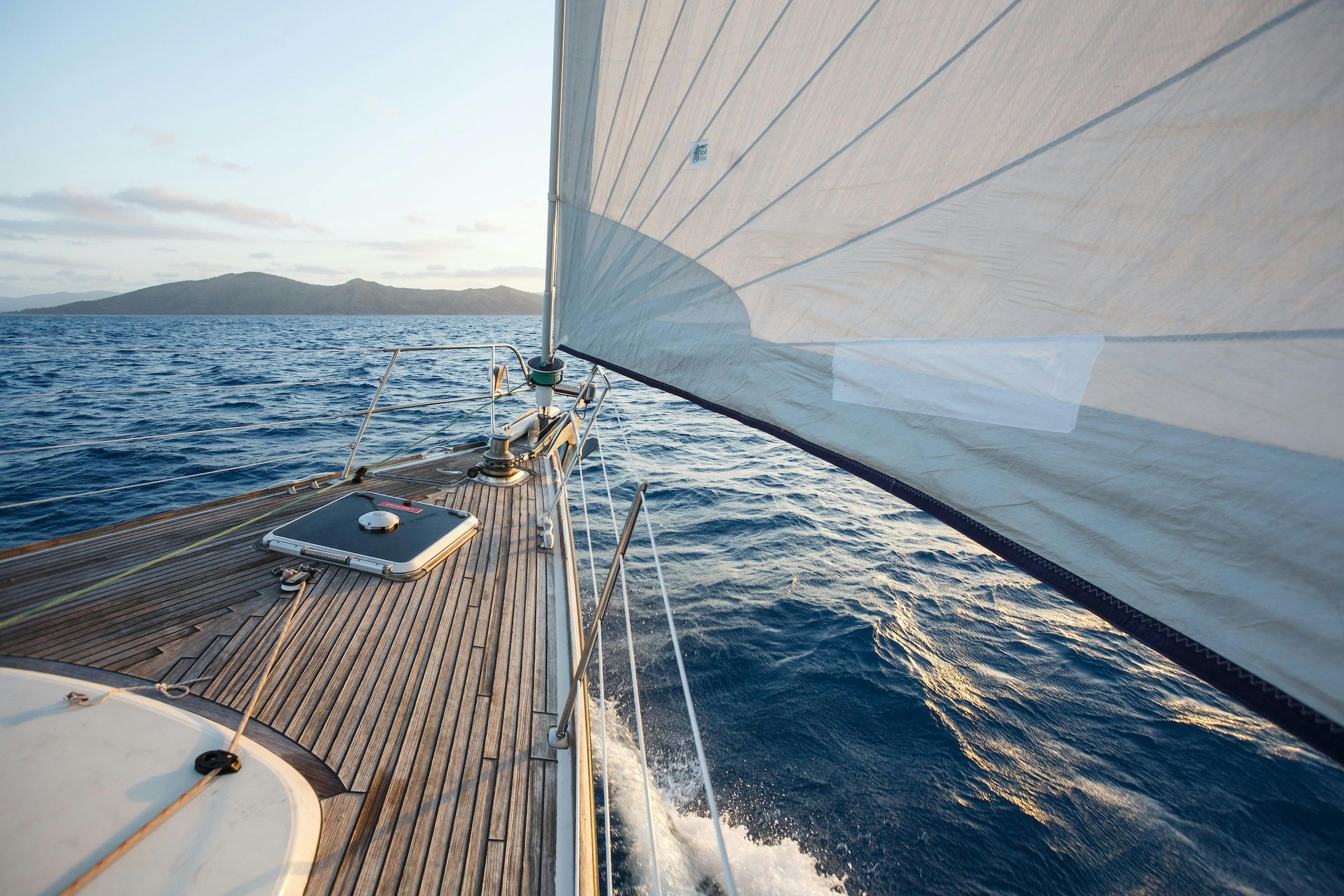 Sail awayaround the Whitsundays
