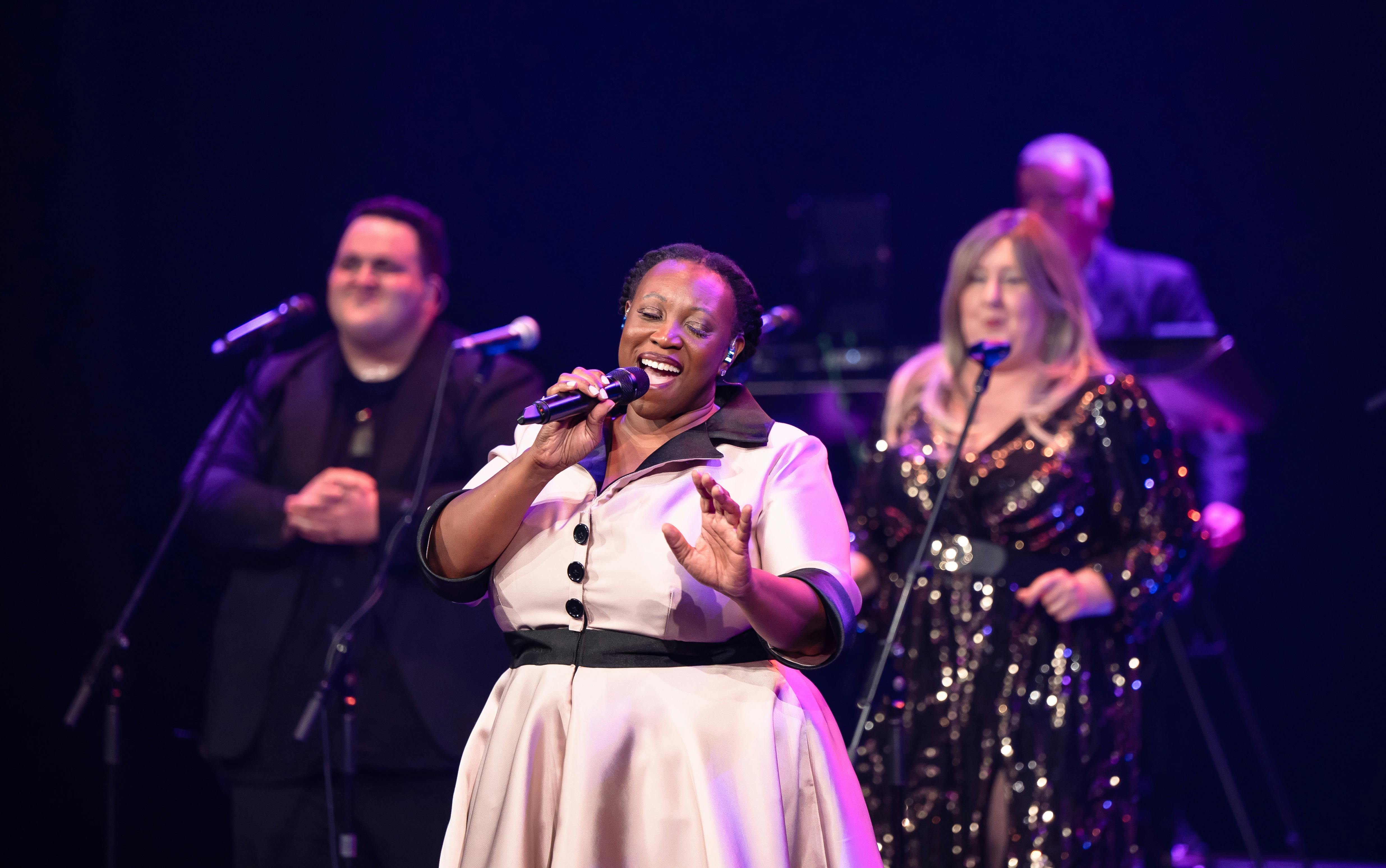 Asabi Goodman performing live with The Big Chillout