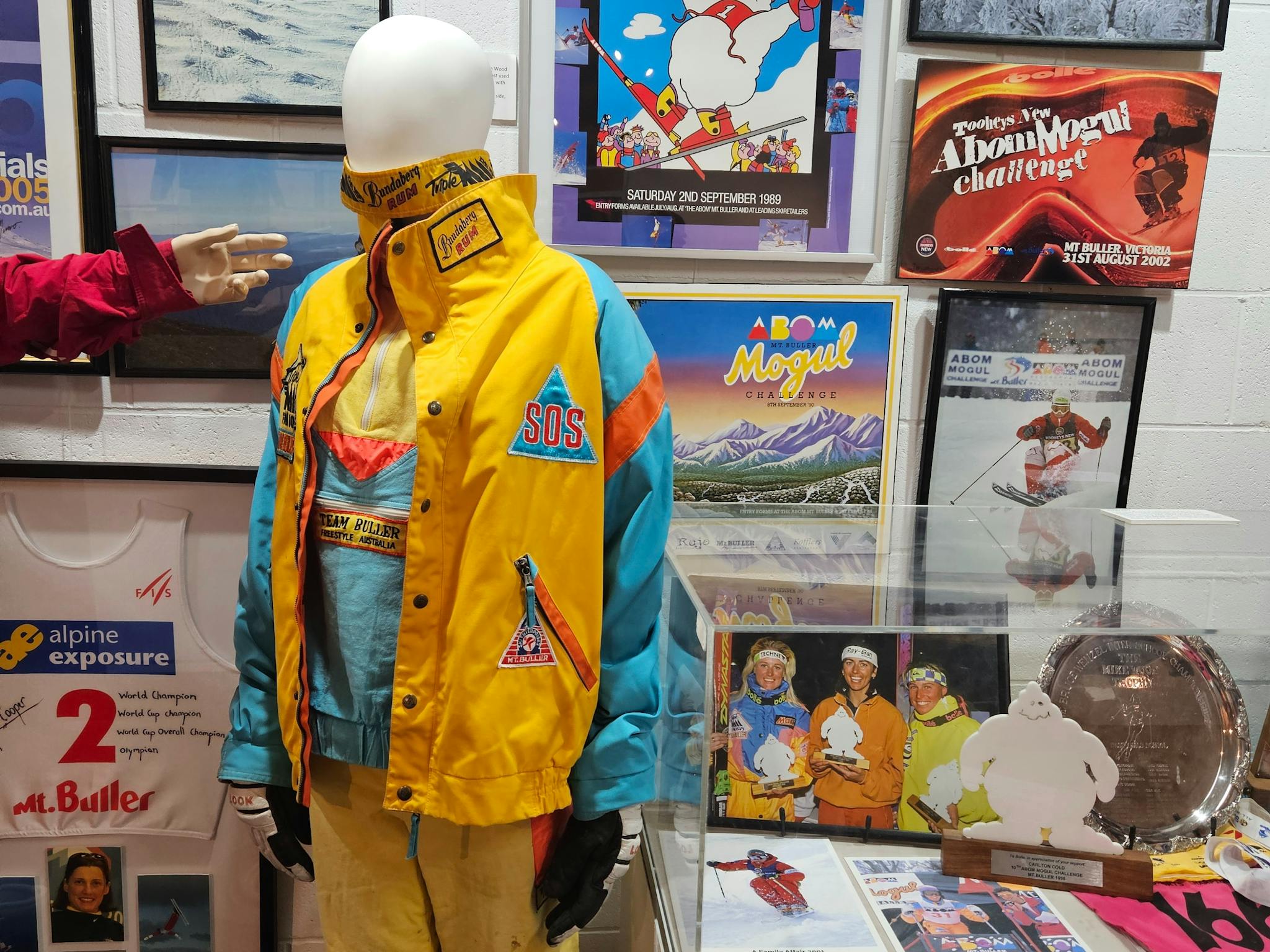 Mannequin in ski gear and skiing photos