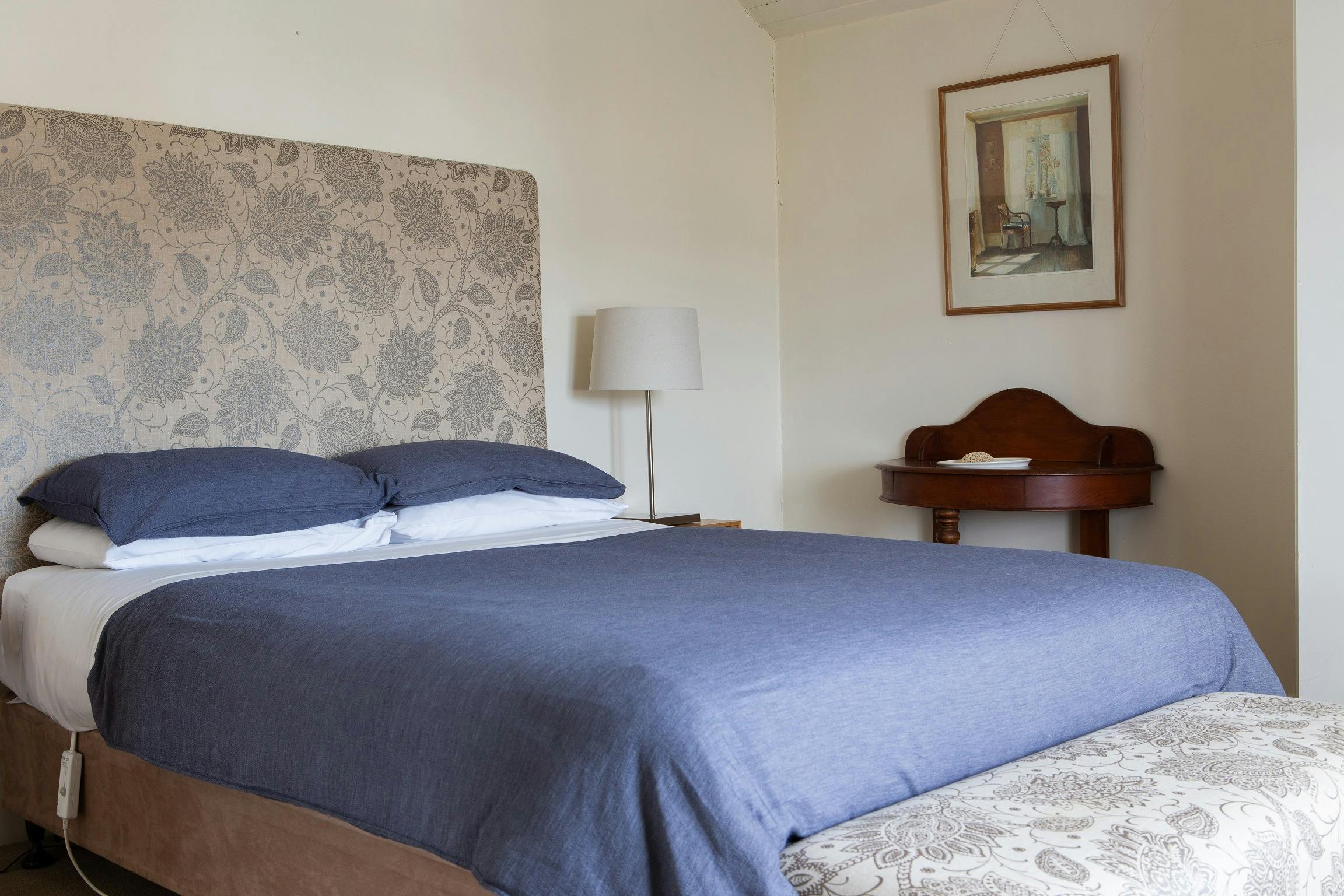 Apartment 5 Queen Bedroom