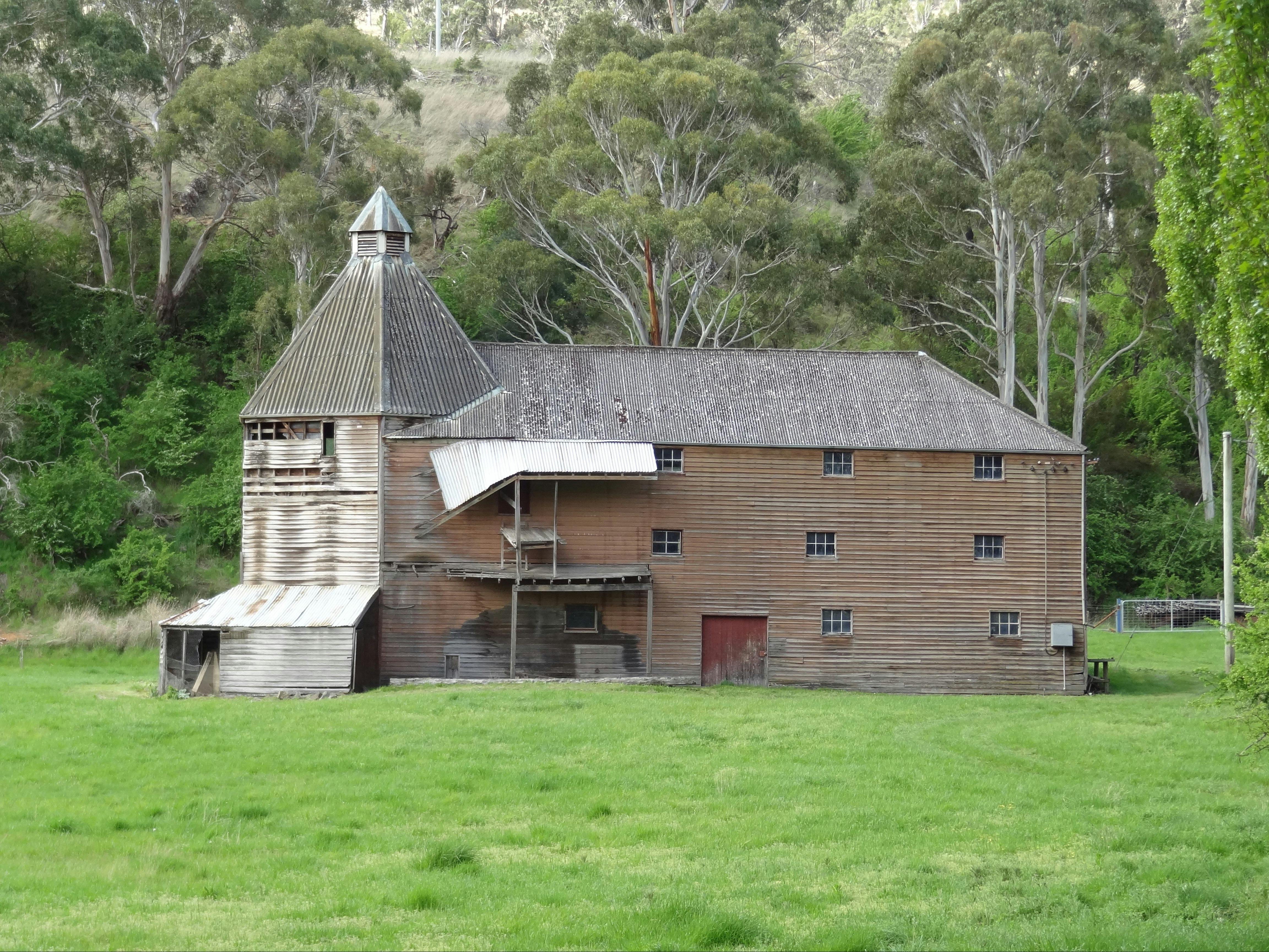 Hop barn