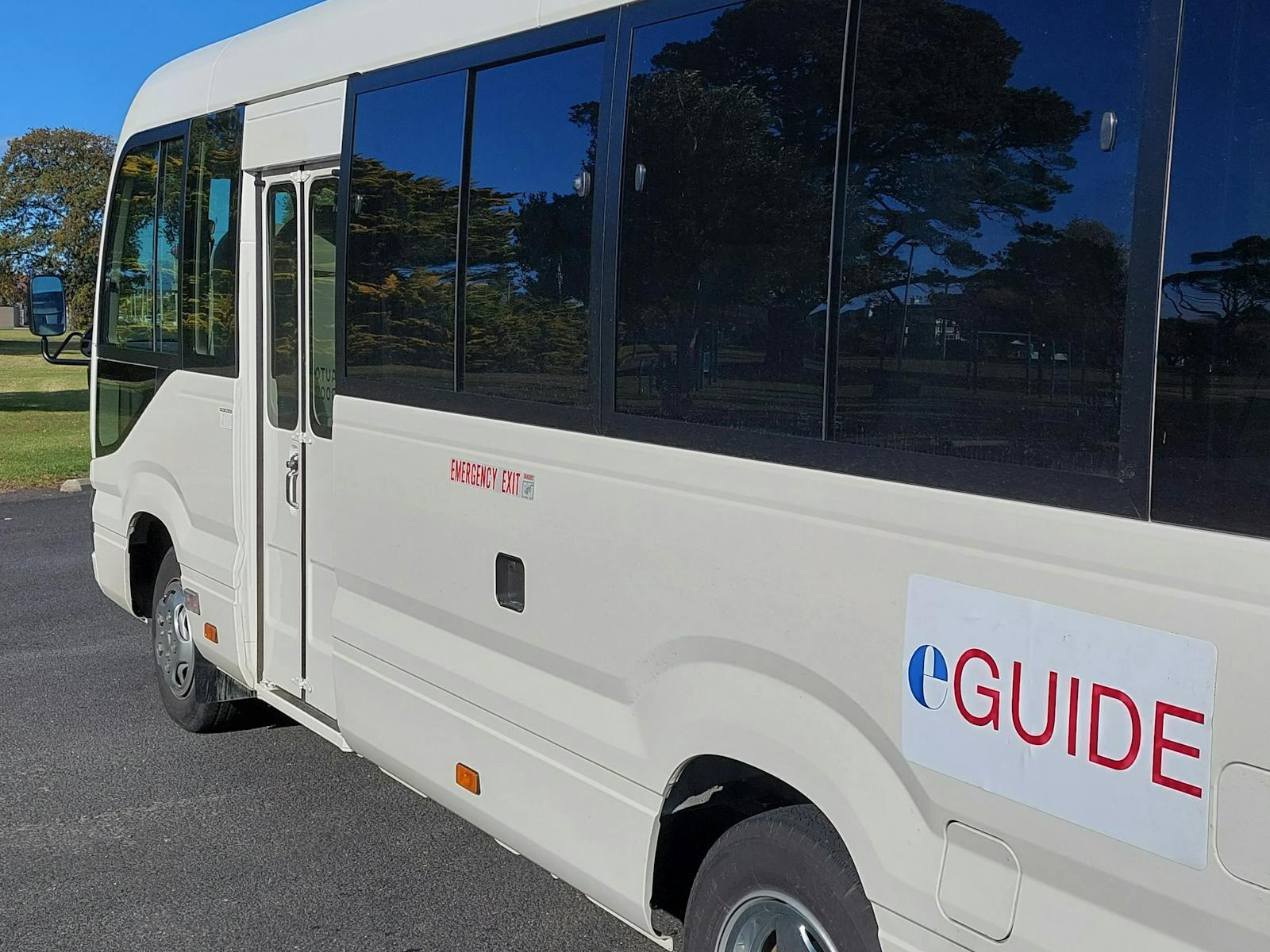 Image of the Eguide tour bus