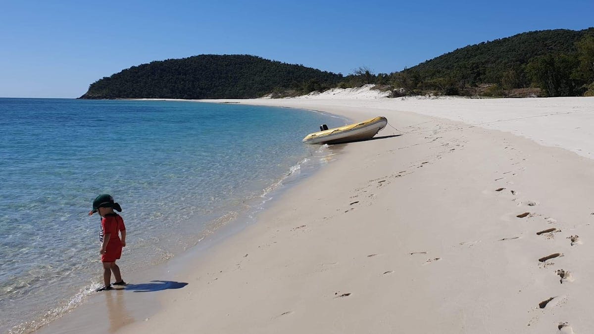 Chalkies Beach, Haslewood Island