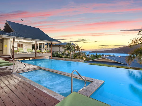 Club Wyndham Airlie Beach Sunset