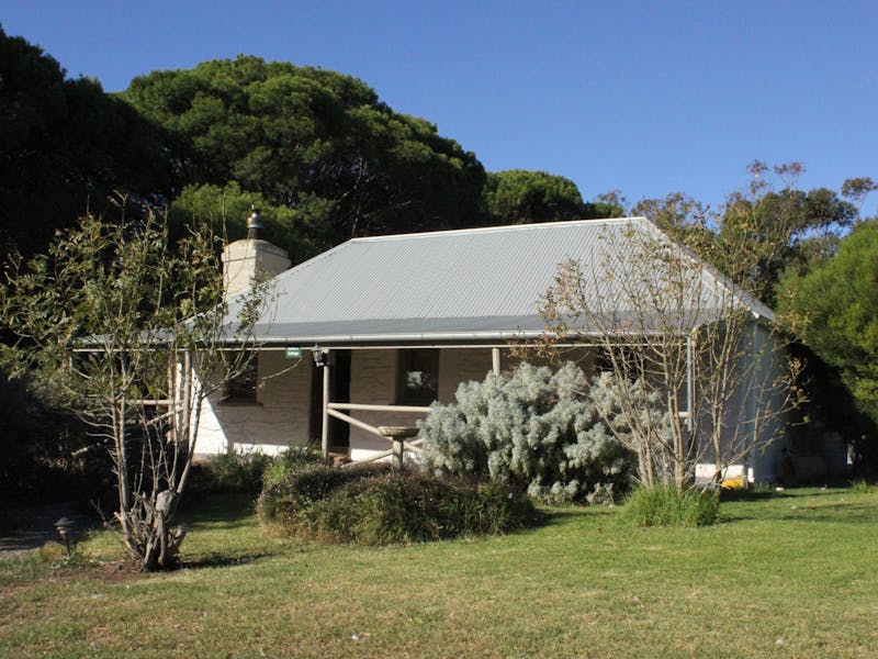 stone 2 bedroom cottage circa 1840's