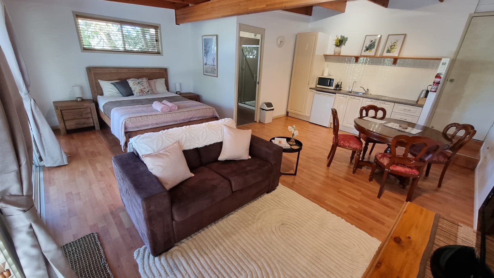 Wattle - farmstay cottages - country style Wattle - farmstay cottages - country style