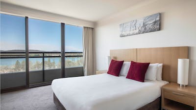 BreakFree Capital Tower - 2 Bedroom Apartment Lake Side