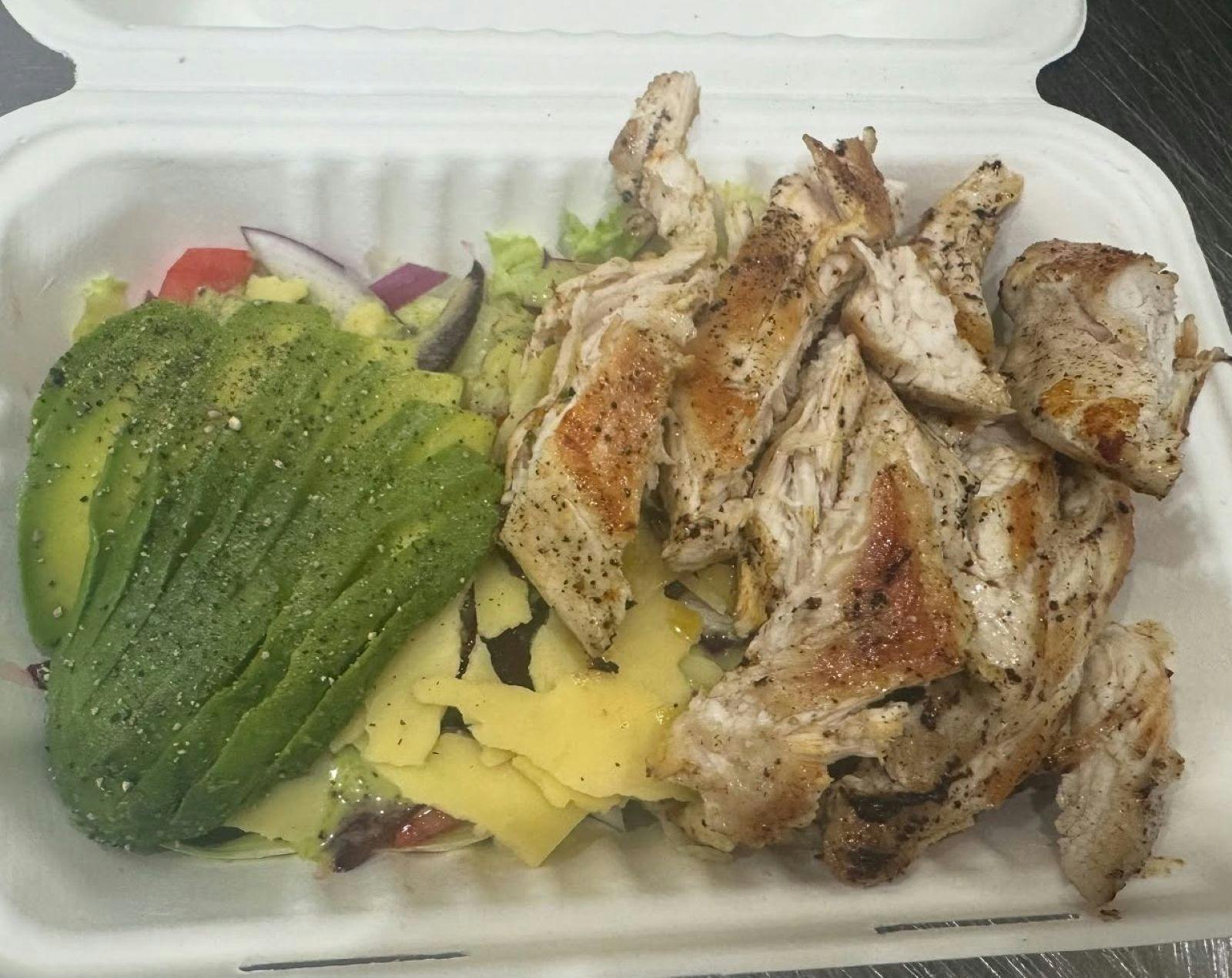 Grilled Chicken and Avocado Salad with Cheese