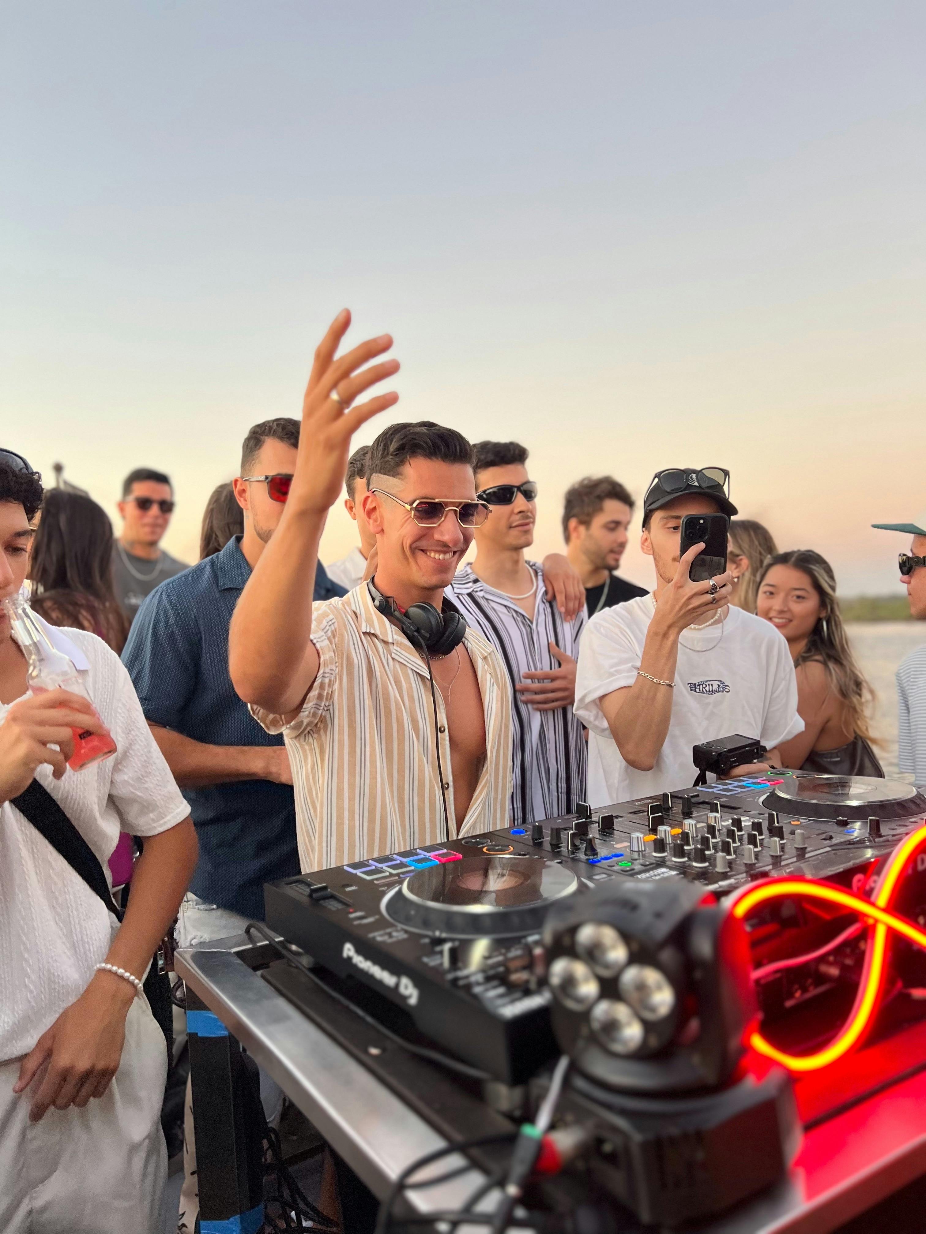 DJ Onboard