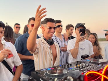 DJ Onboard DJ Onboard