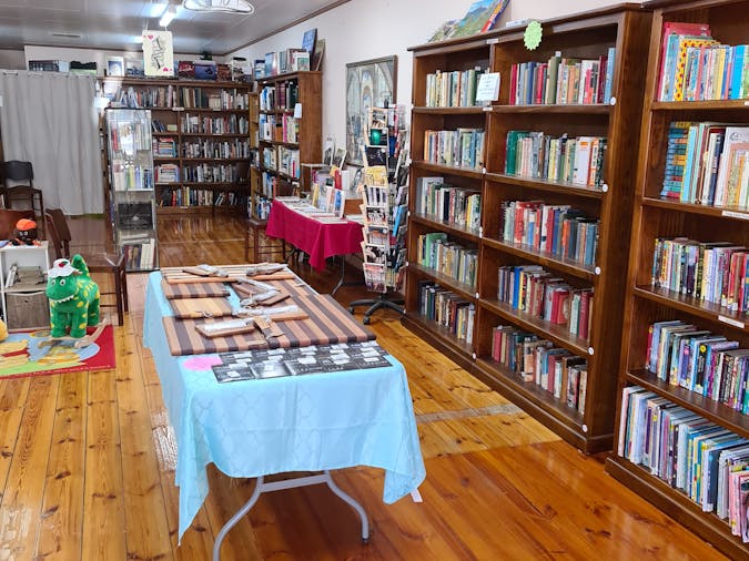 TH Books