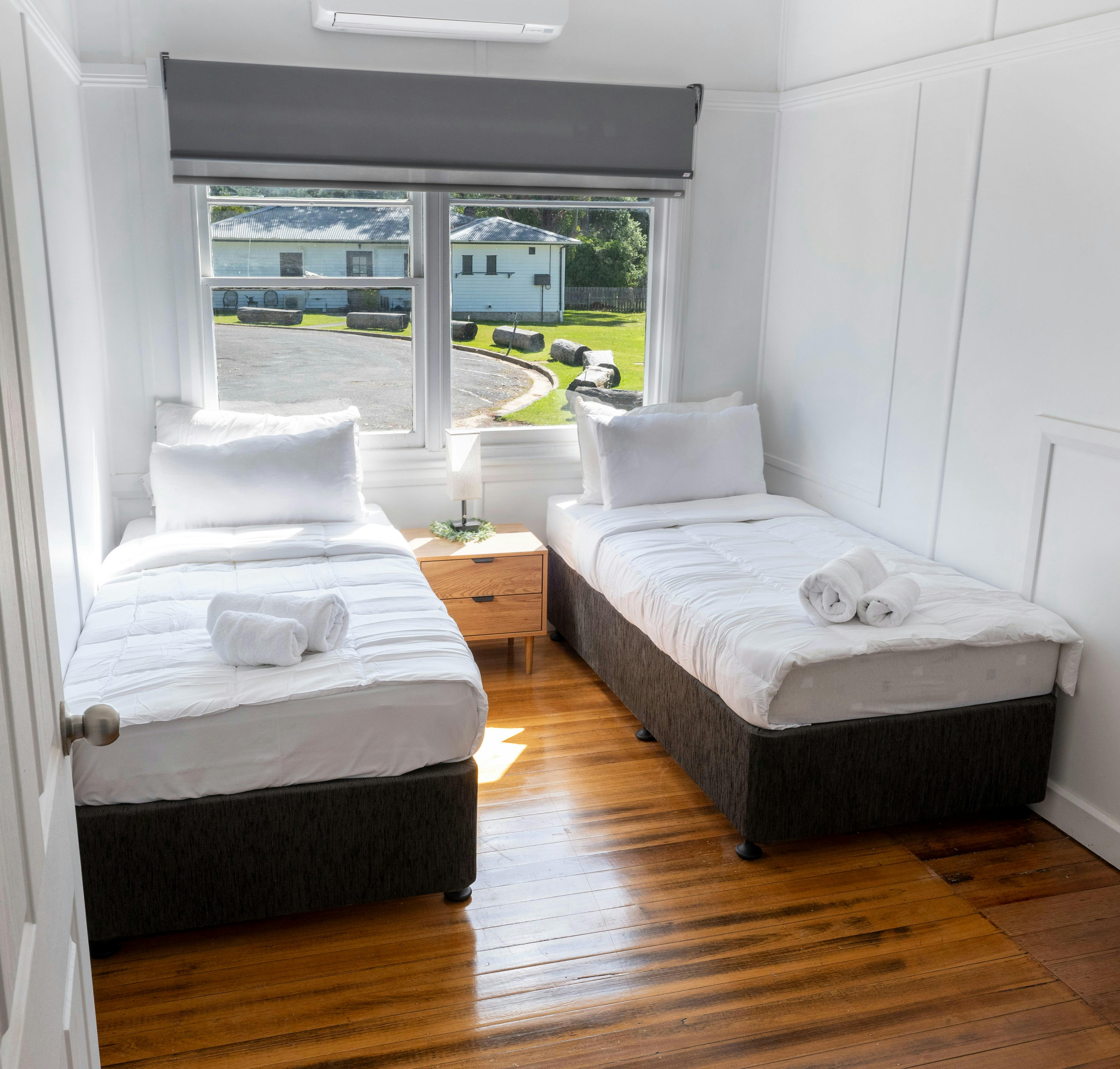 Budget Twin Room at Maydena Lodge