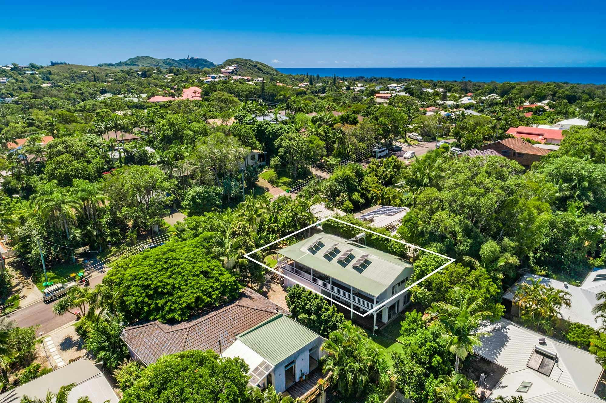 Hummingbird - Byron Bay - Aerial towards Beach