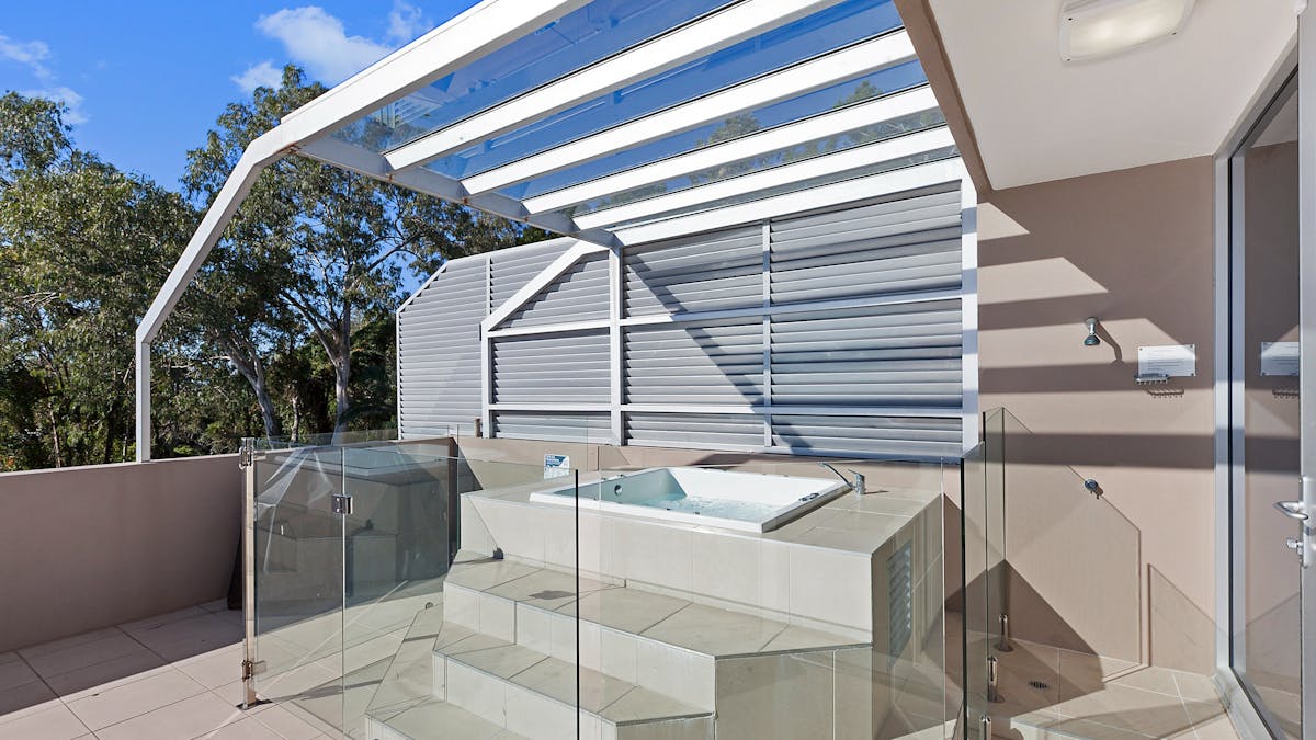 Outdoor Spa Bath