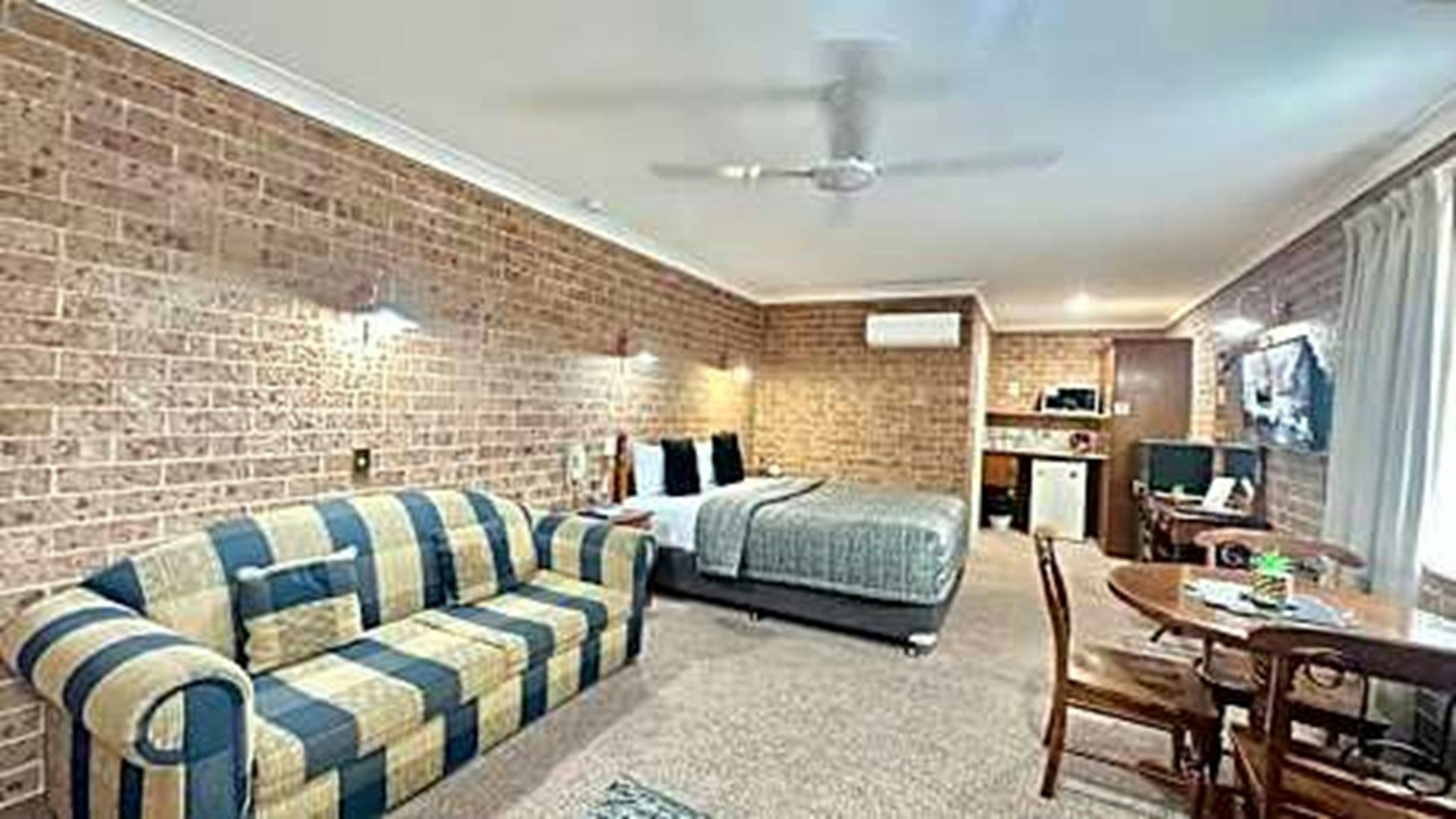 Bedroom and Lounge