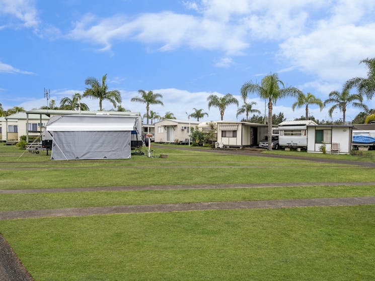 Lake Macquarie drive through caravan site - Teralba