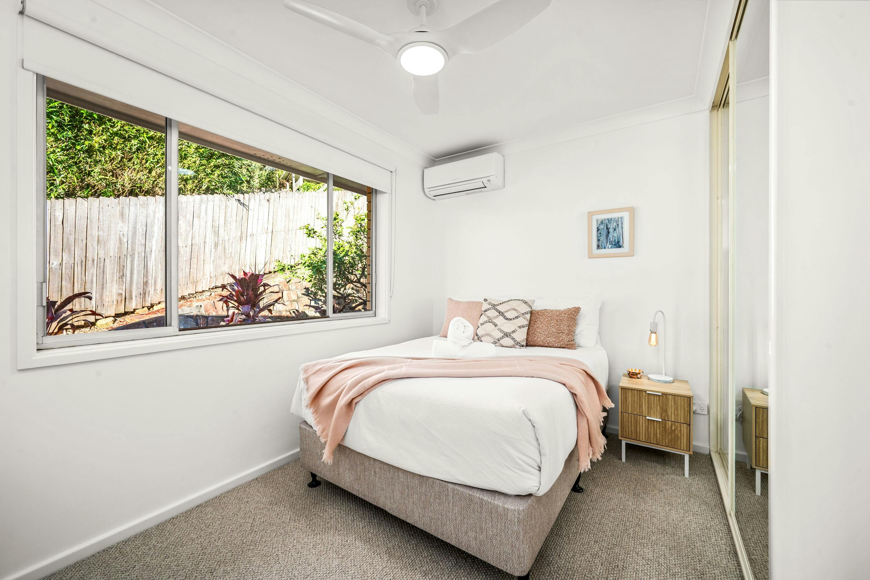 Hillview Newcastle House Airbnb book direct the fam holiday home house