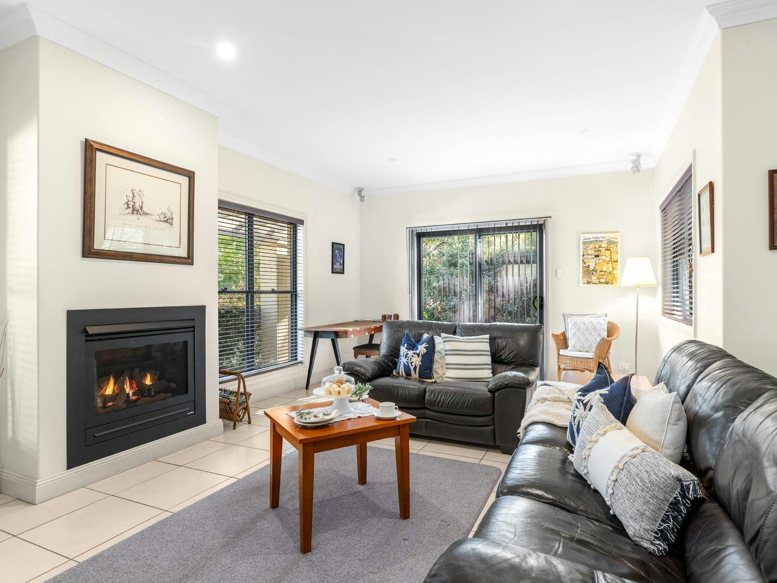 17th Tee lounge room with fireplace