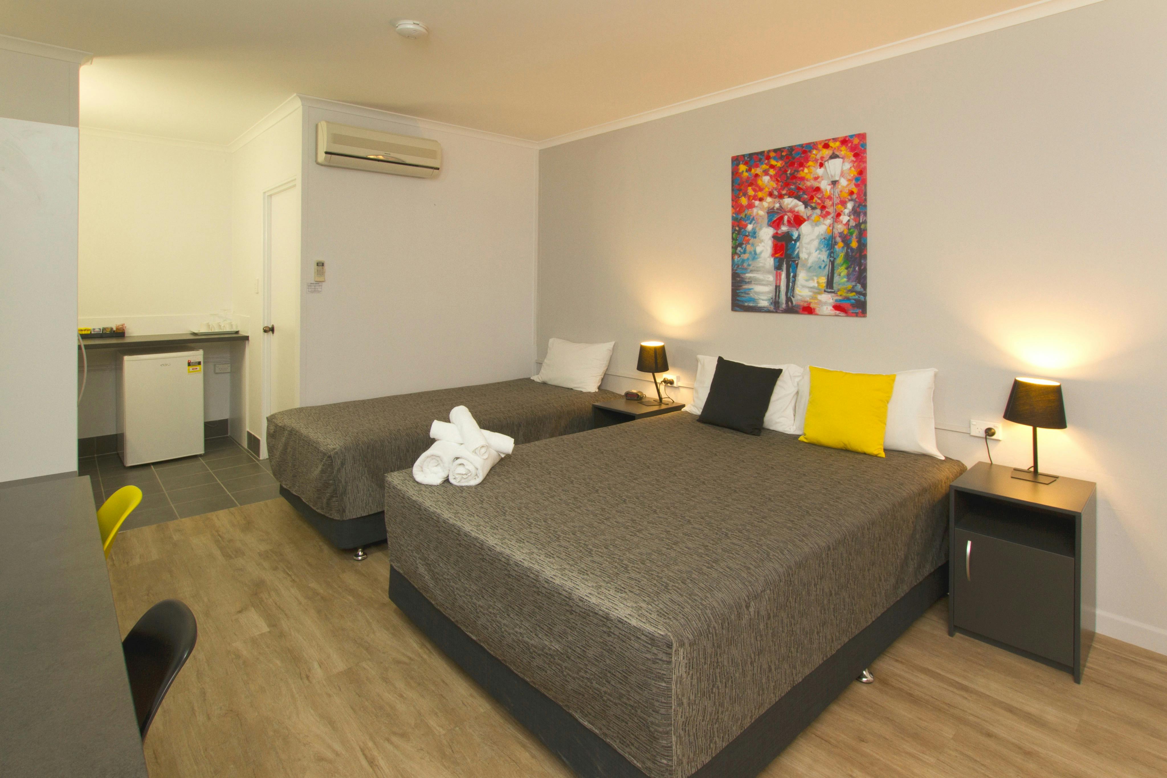Glenmore Palms Motel