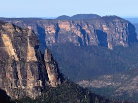 Grand escarpment of Greater Blue Mountains