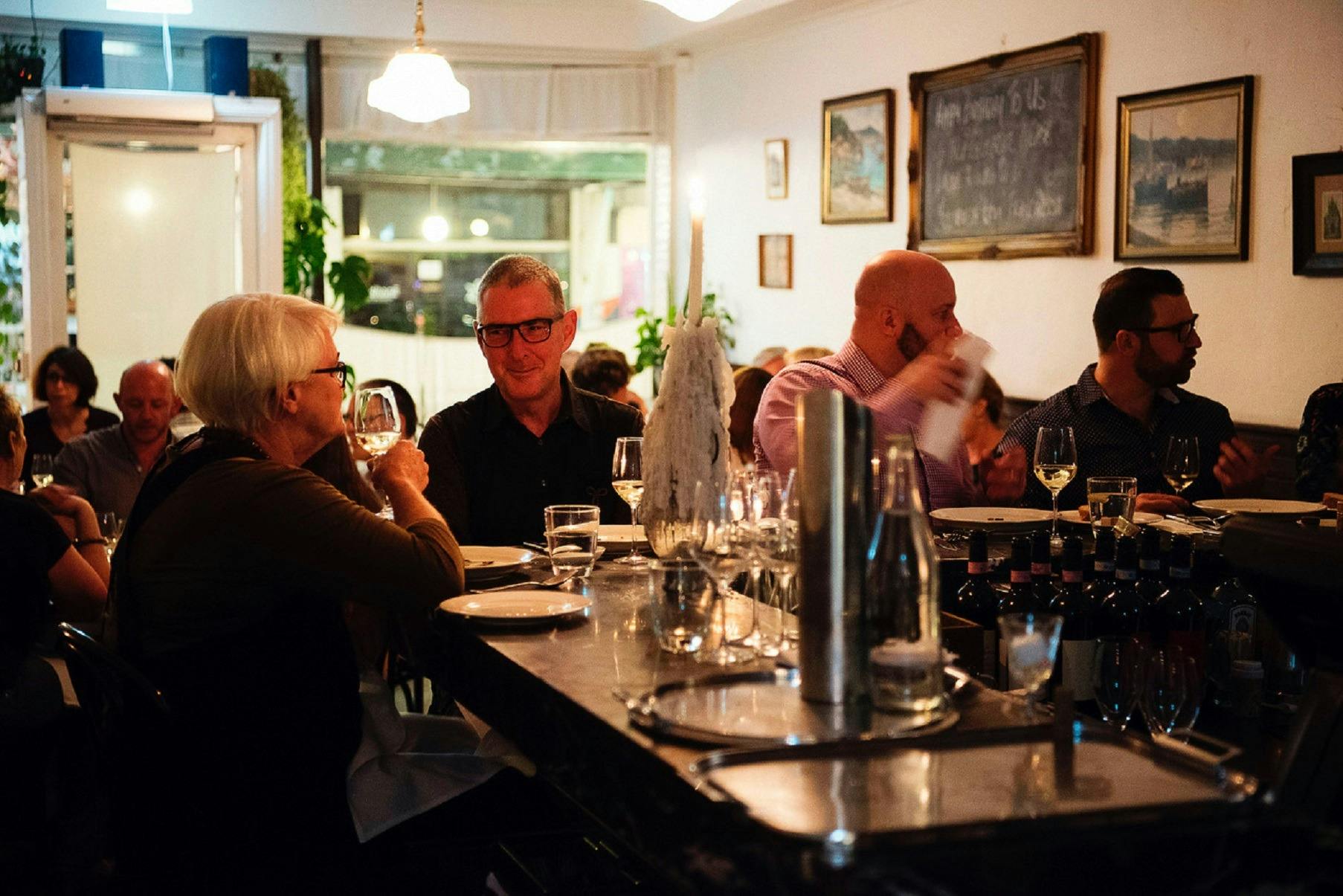 Osteria di Russo 和 Russo 酒吧座位