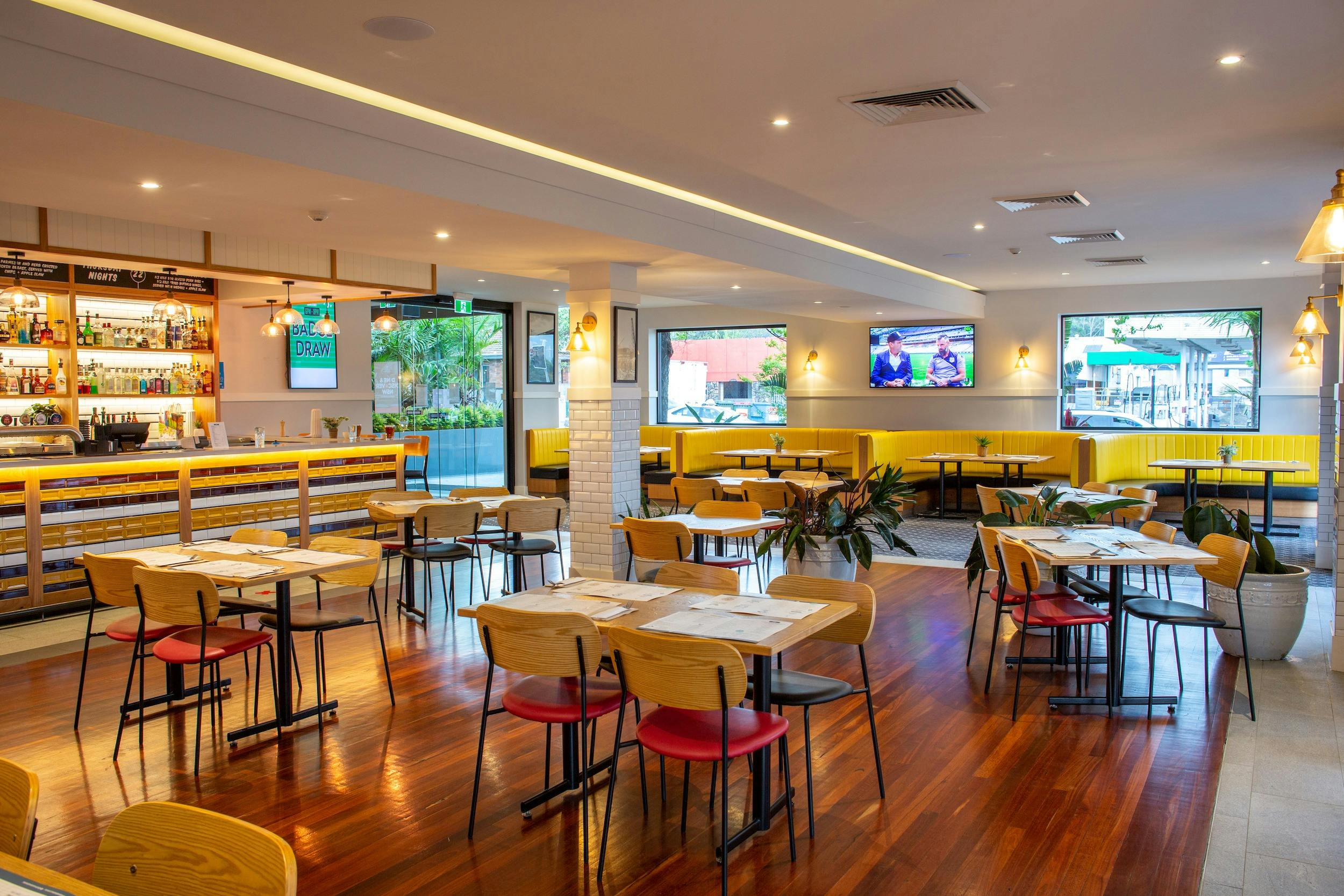 가족 친화적인 비스트로 다이닝